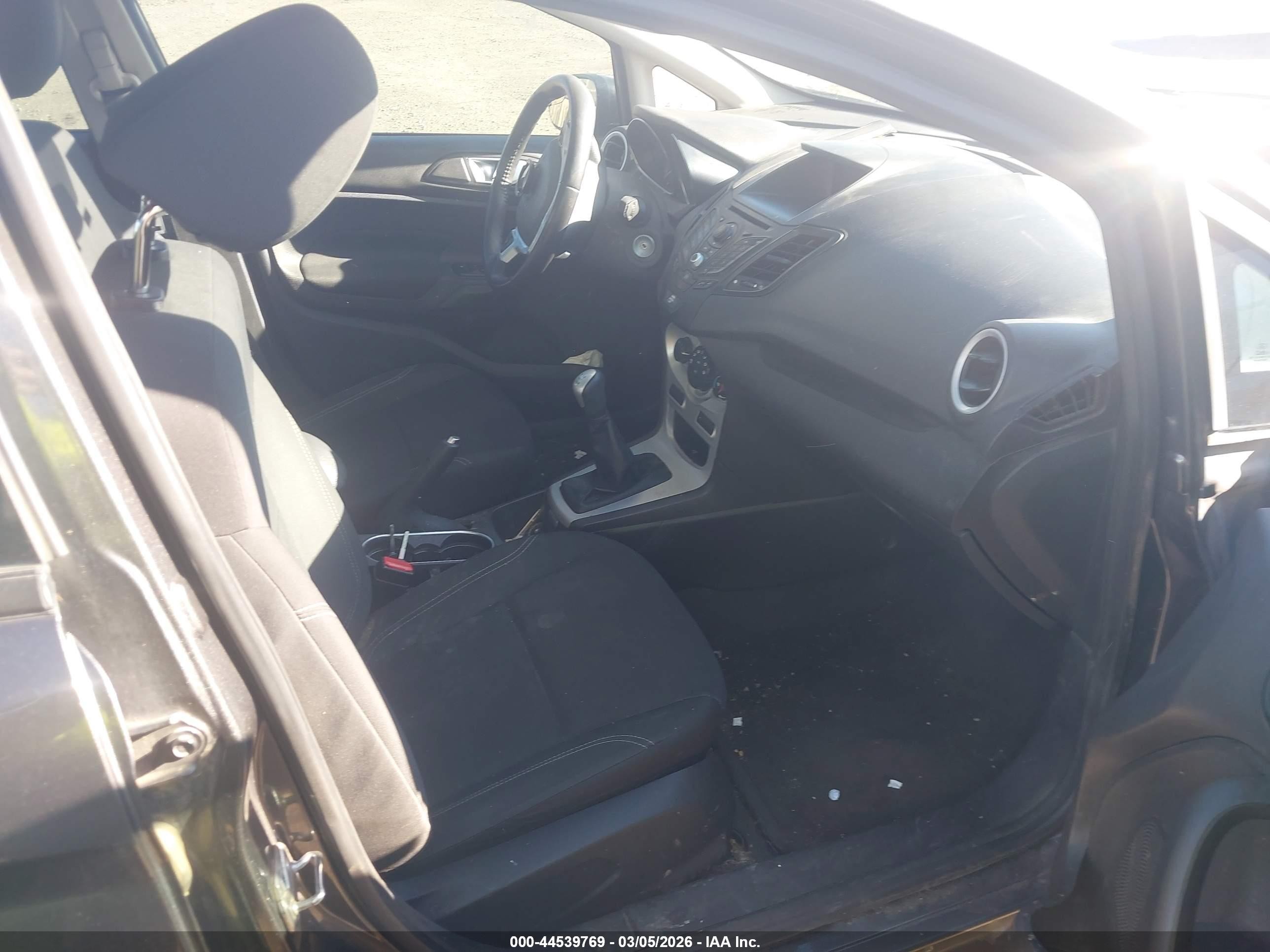 2015 Ford Fiesta Se Gray vin: 3FADP4BE1FM126988