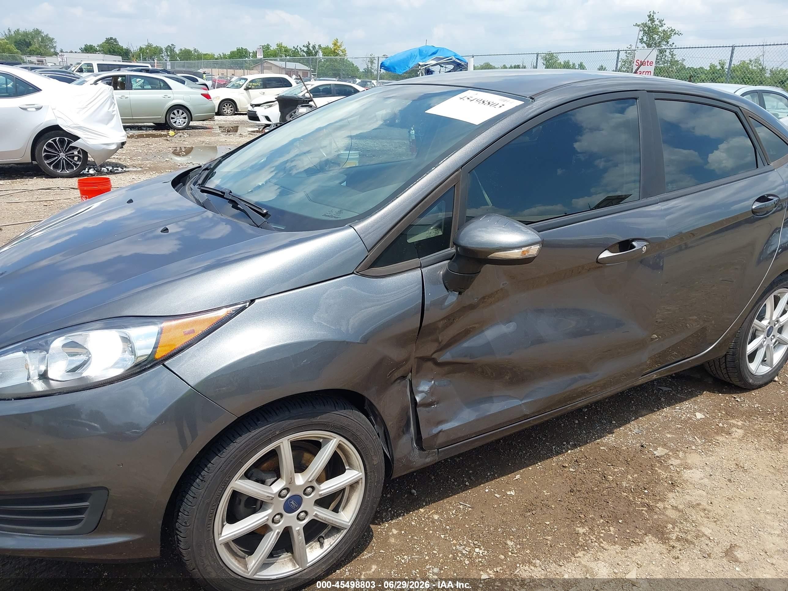 2015 Ford Fiesta Se Gray vin: 3FADP4BE1FM141376