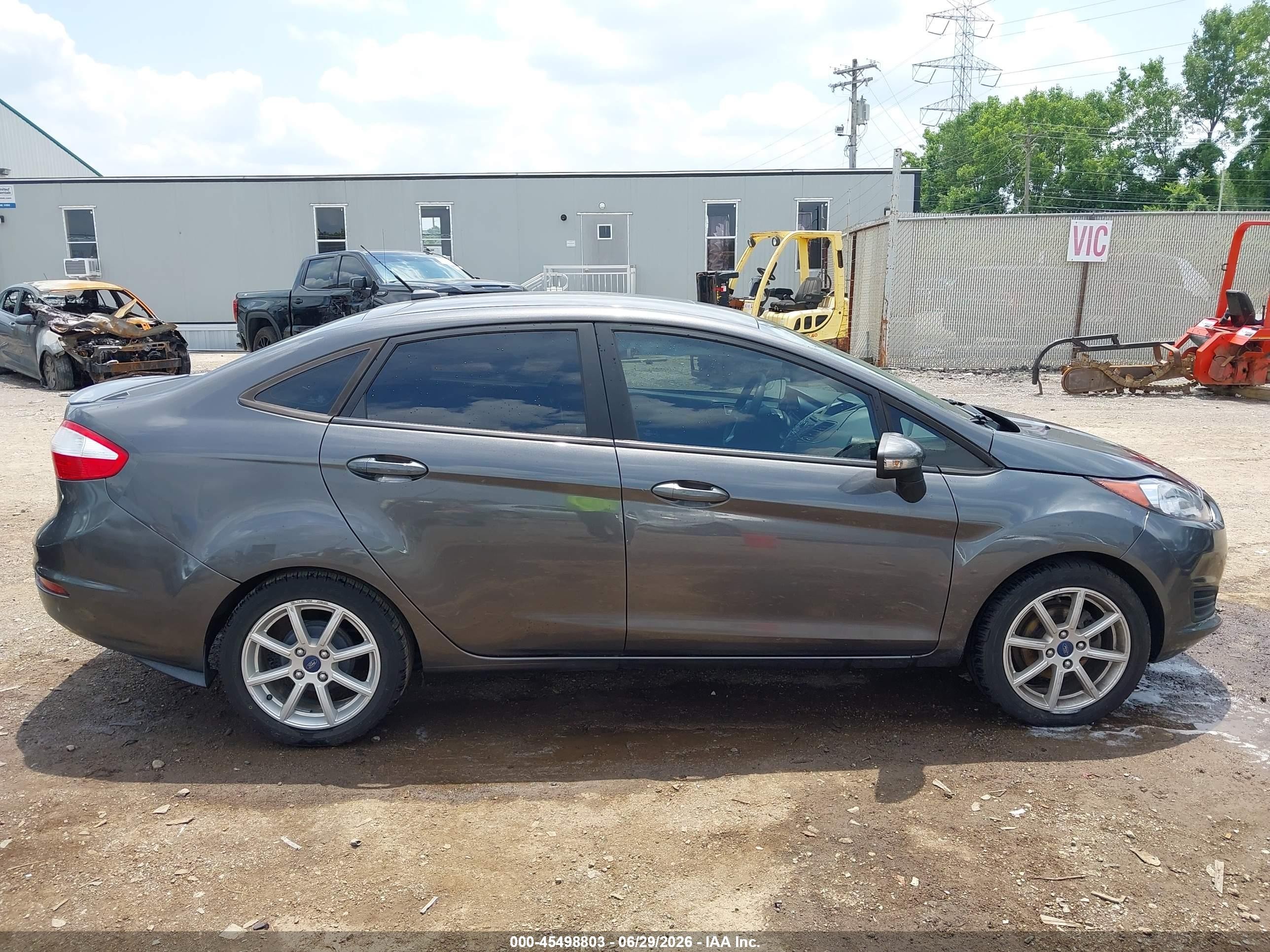2015 Ford Fiesta Se Gray vin: 3FADP4BE1FM141376