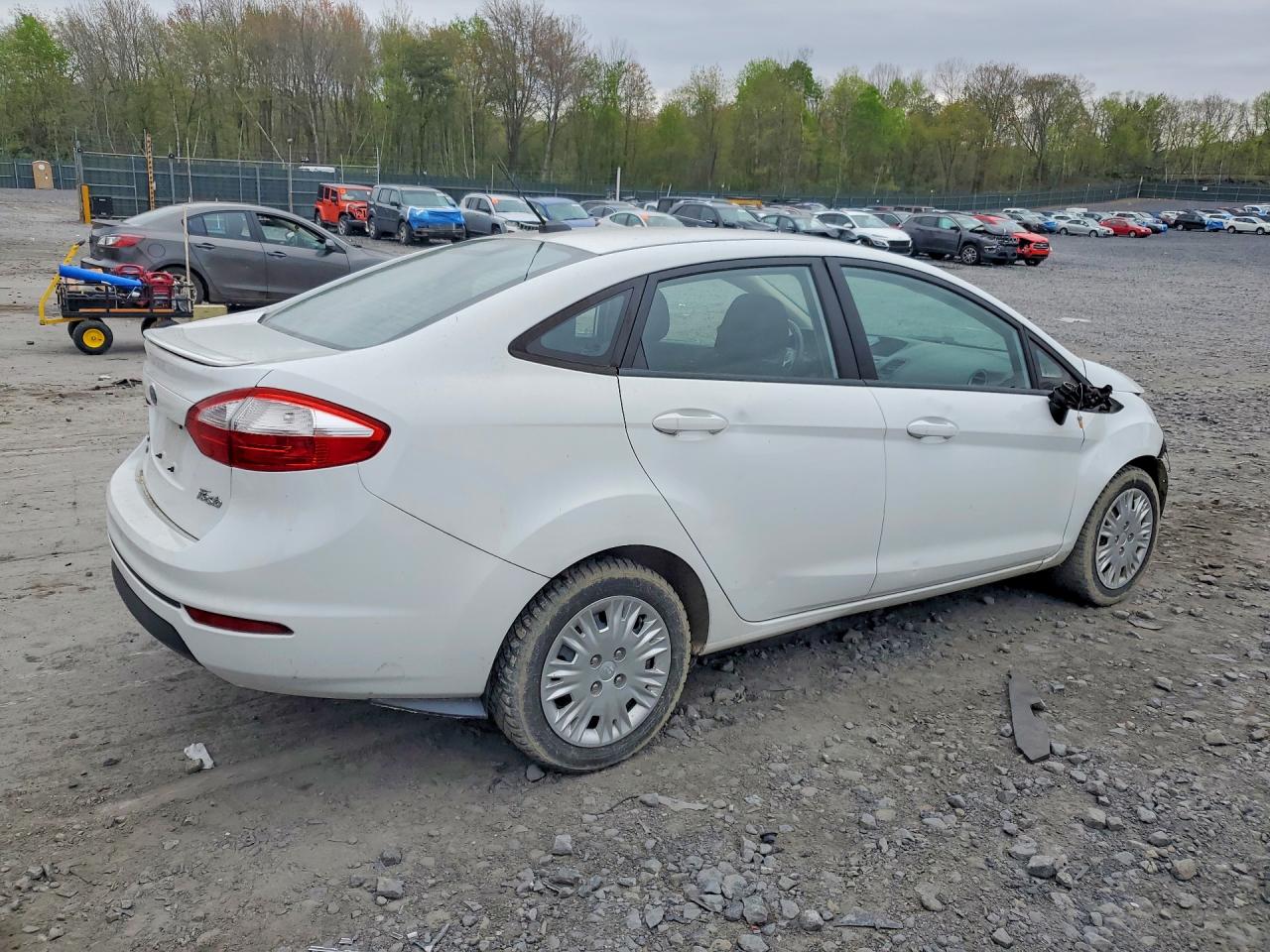 2014 Ford Fiesta Se Белый vin: 3FADP4BE2EM170982