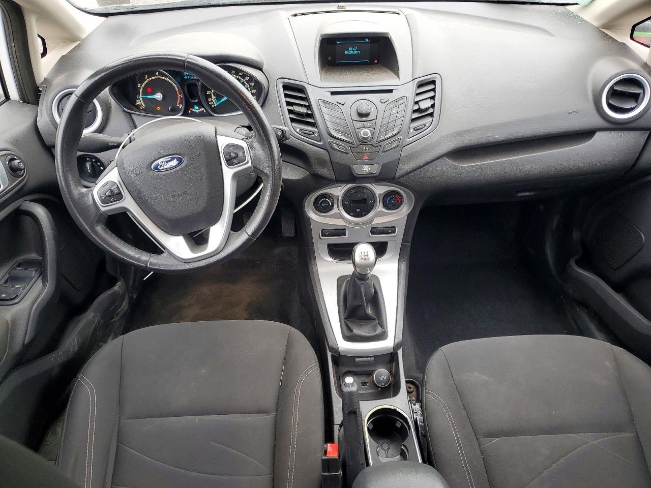 2014 Ford Fiesta Se Белый vin: 3FADP4BE2EM170982