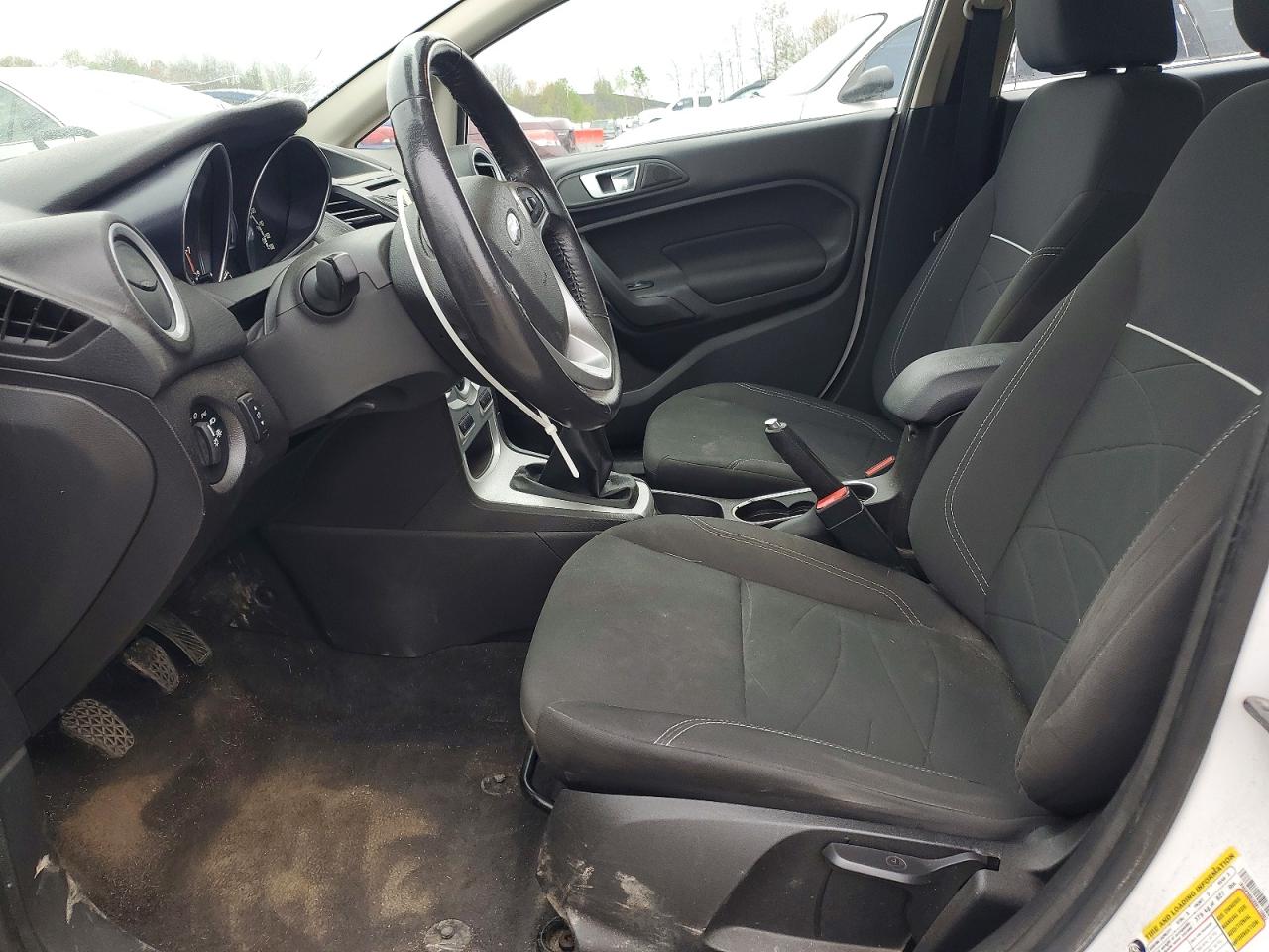 2014 Ford Fiesta Se Белый vin: 3FADP4BE2EM170982