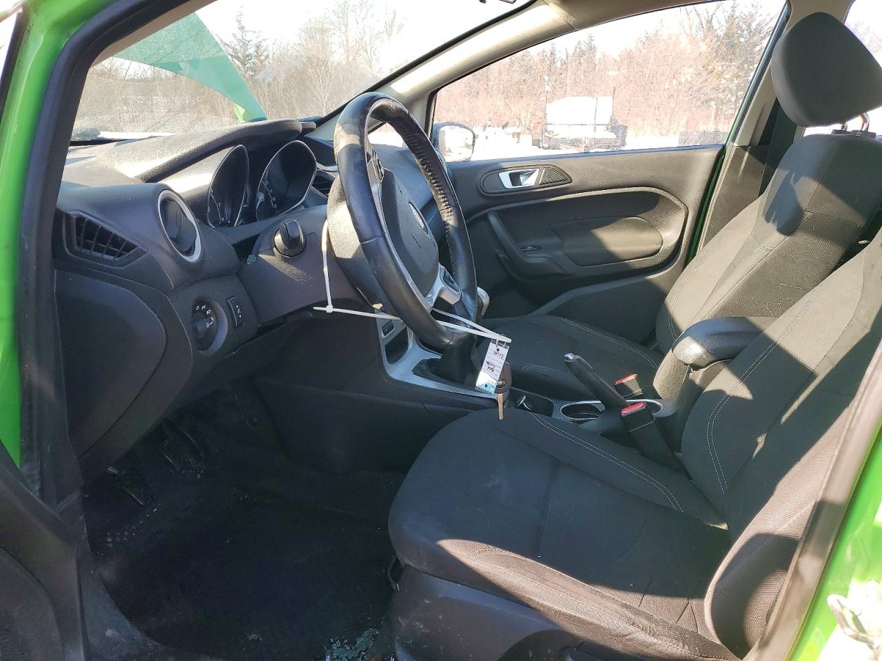 2015 Ford Fiesta Se Green vin: 3FADP4BEXFM146107