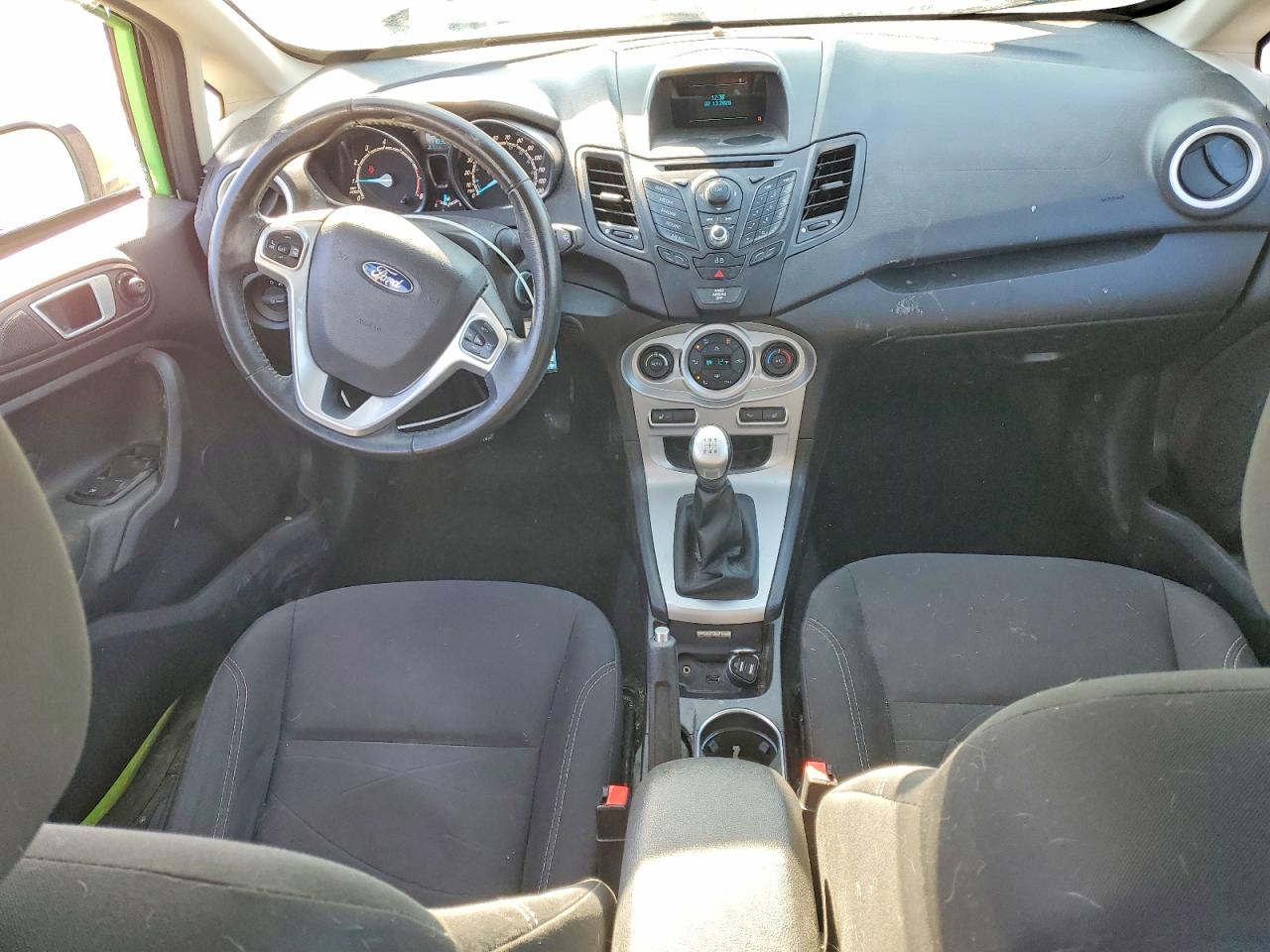 2015 Ford Fiesta Se Green vin: 3FADP4BEXFM146107