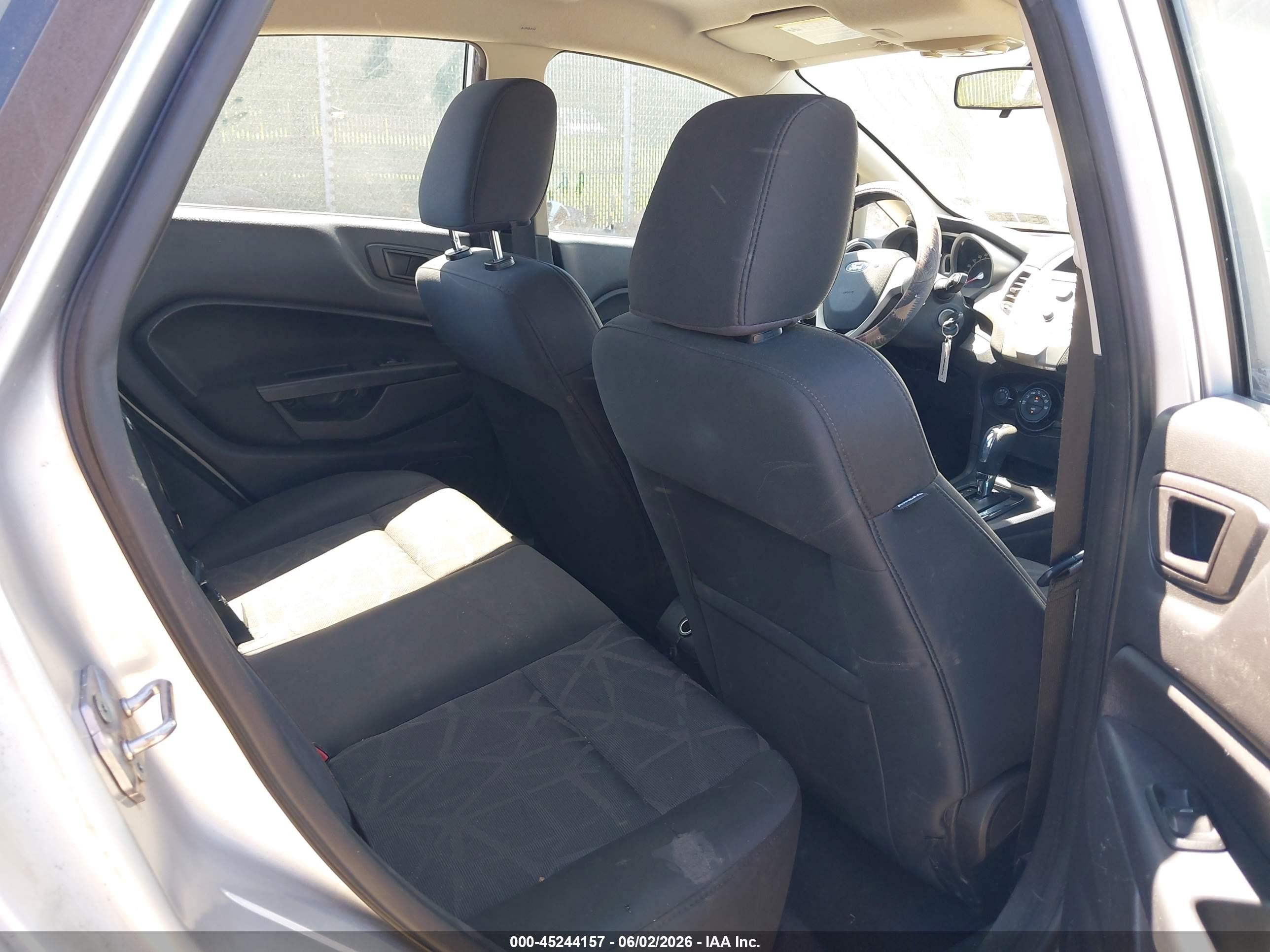 2012 Ford Fiesta Se Серебряный vin: 3FADP4BJ0CM149431