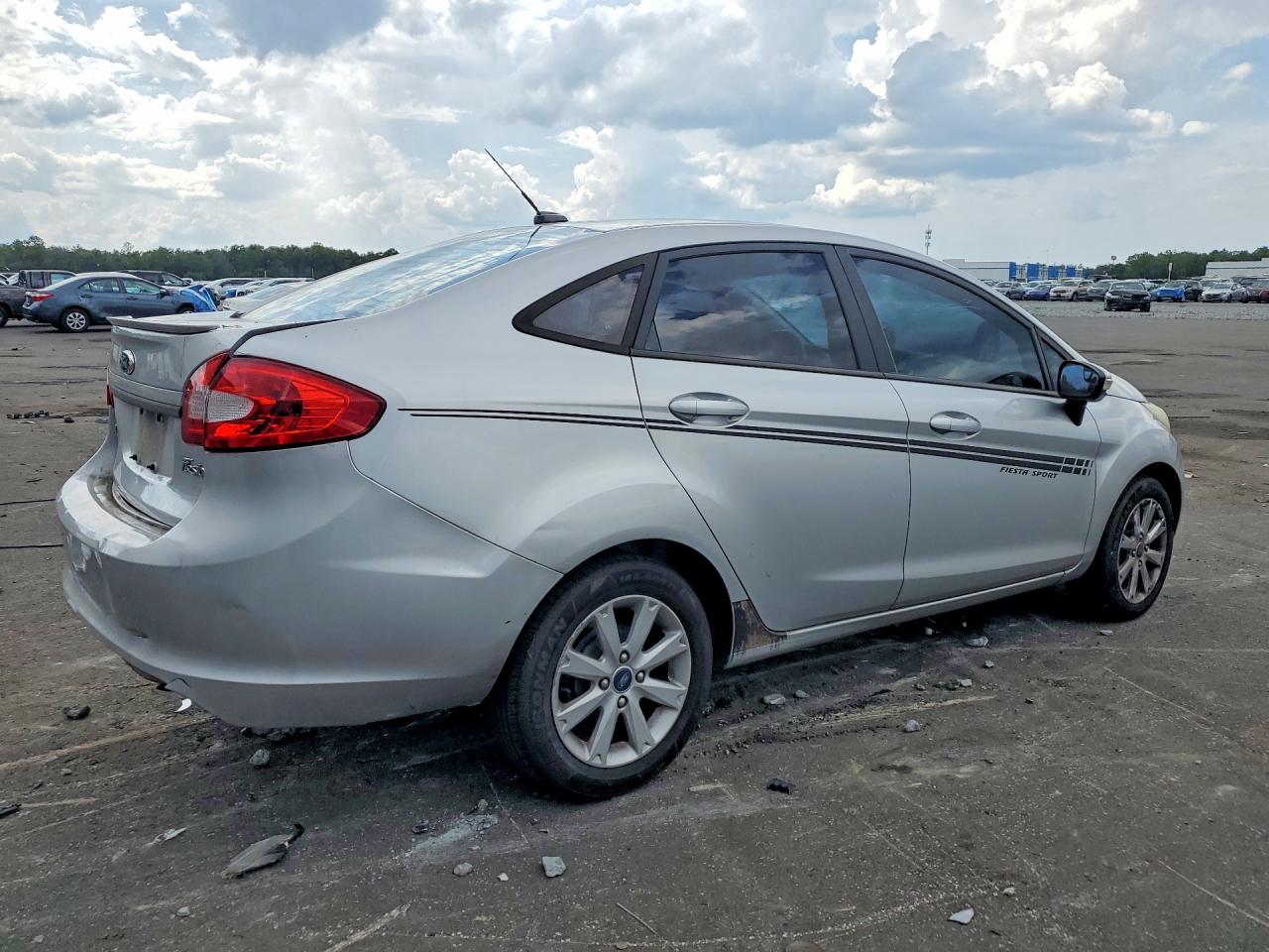2013 Ford Fiesta Se Silver vin: 3FADP4BJ0DM118035