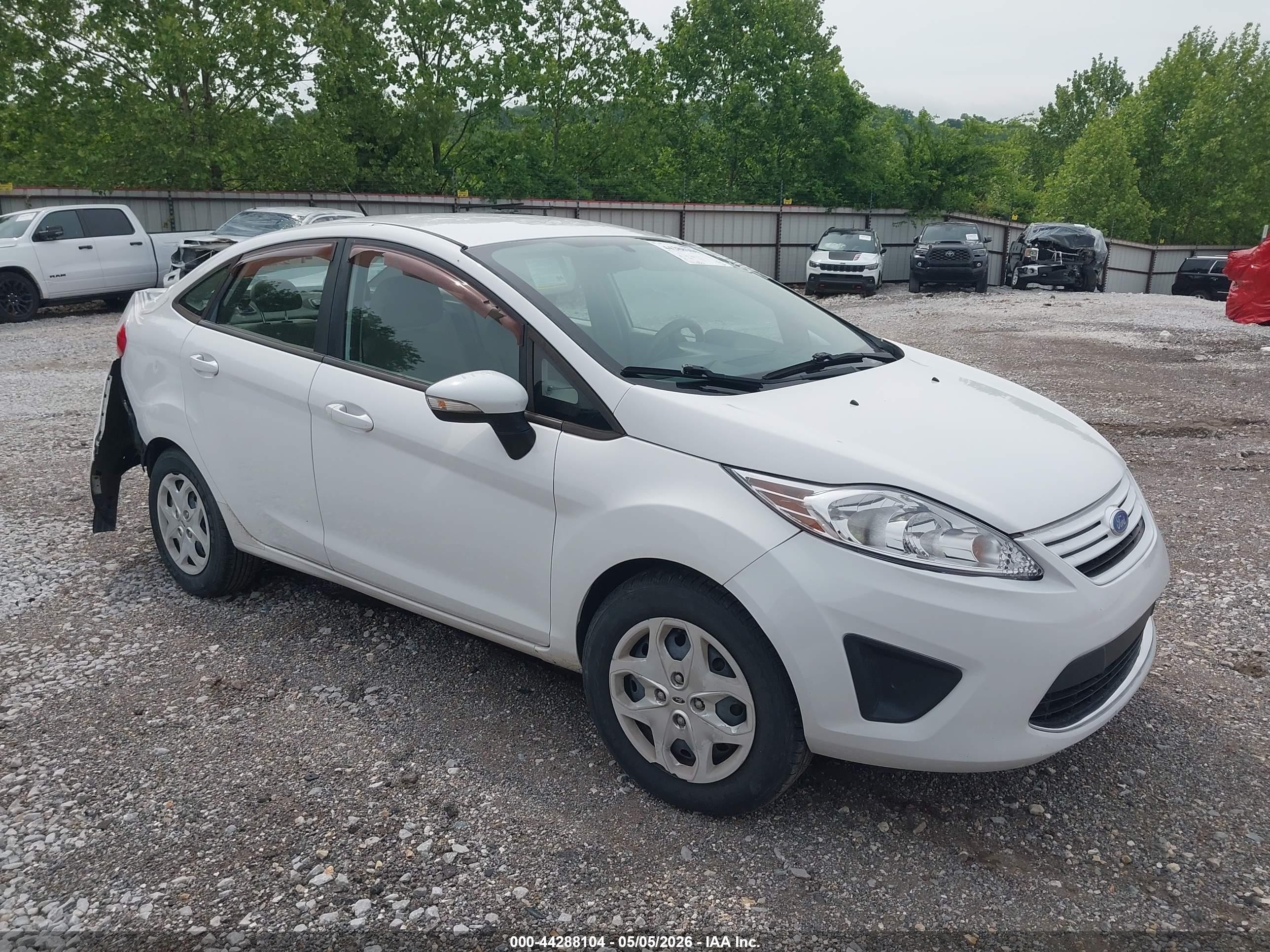 2013 Ford Fiesta Se Белый vin: 3FADP4BJ0DM123123