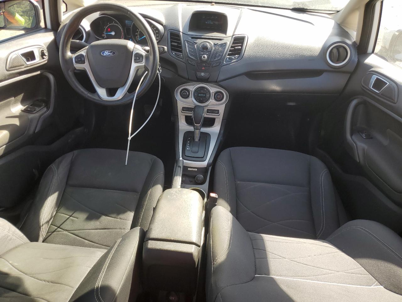 2014 Ford Fiesta Se White vin: 3FADP4BJ0EM139128