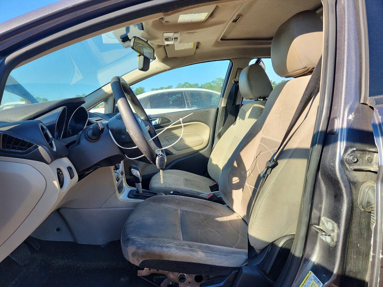 2014 Ford Fiesta Se Серый vin: 3FADP4BJ0EM233588