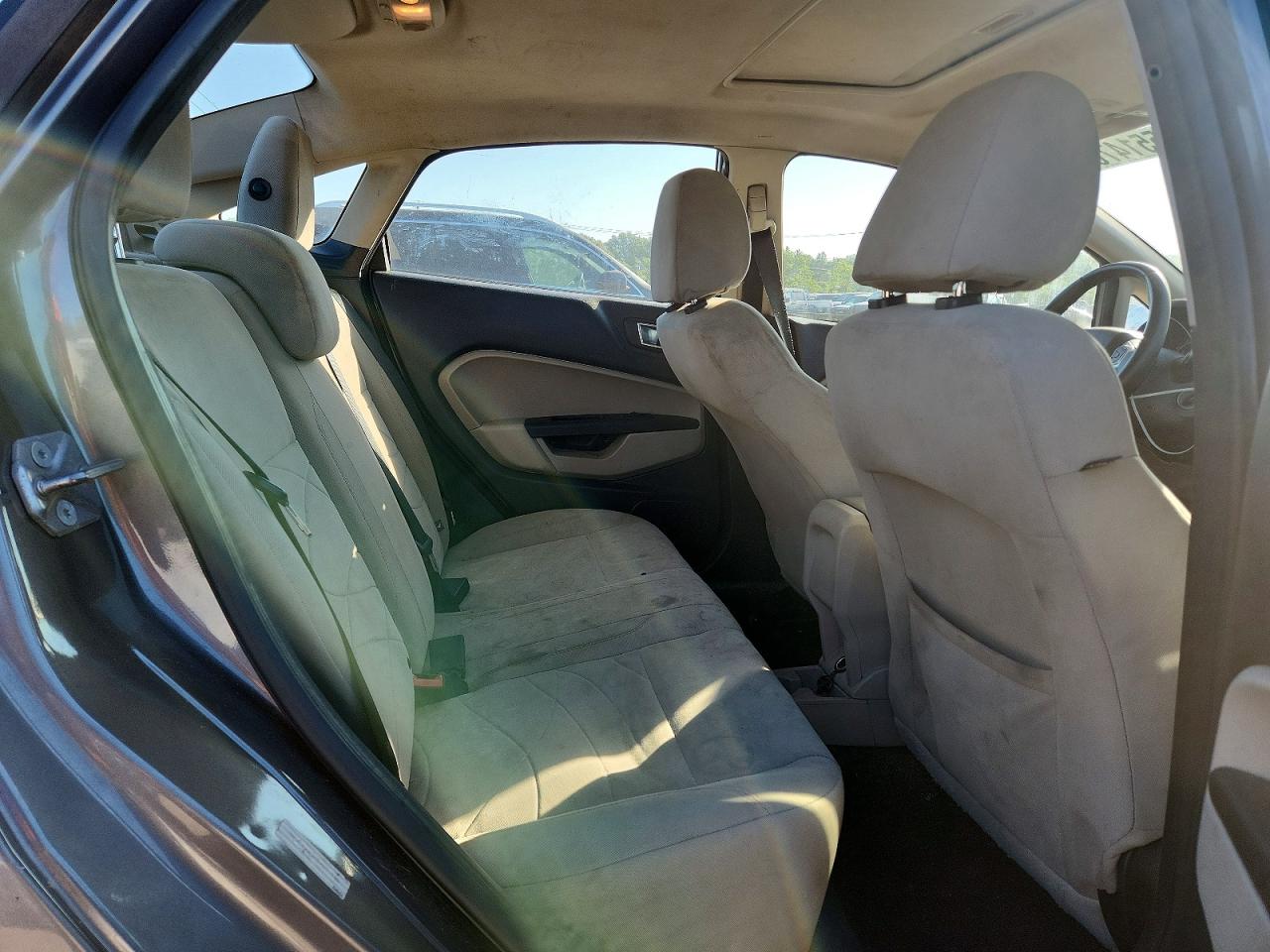 2014 Ford Fiesta Se Серый vin: 3FADP4BJ0EM233588