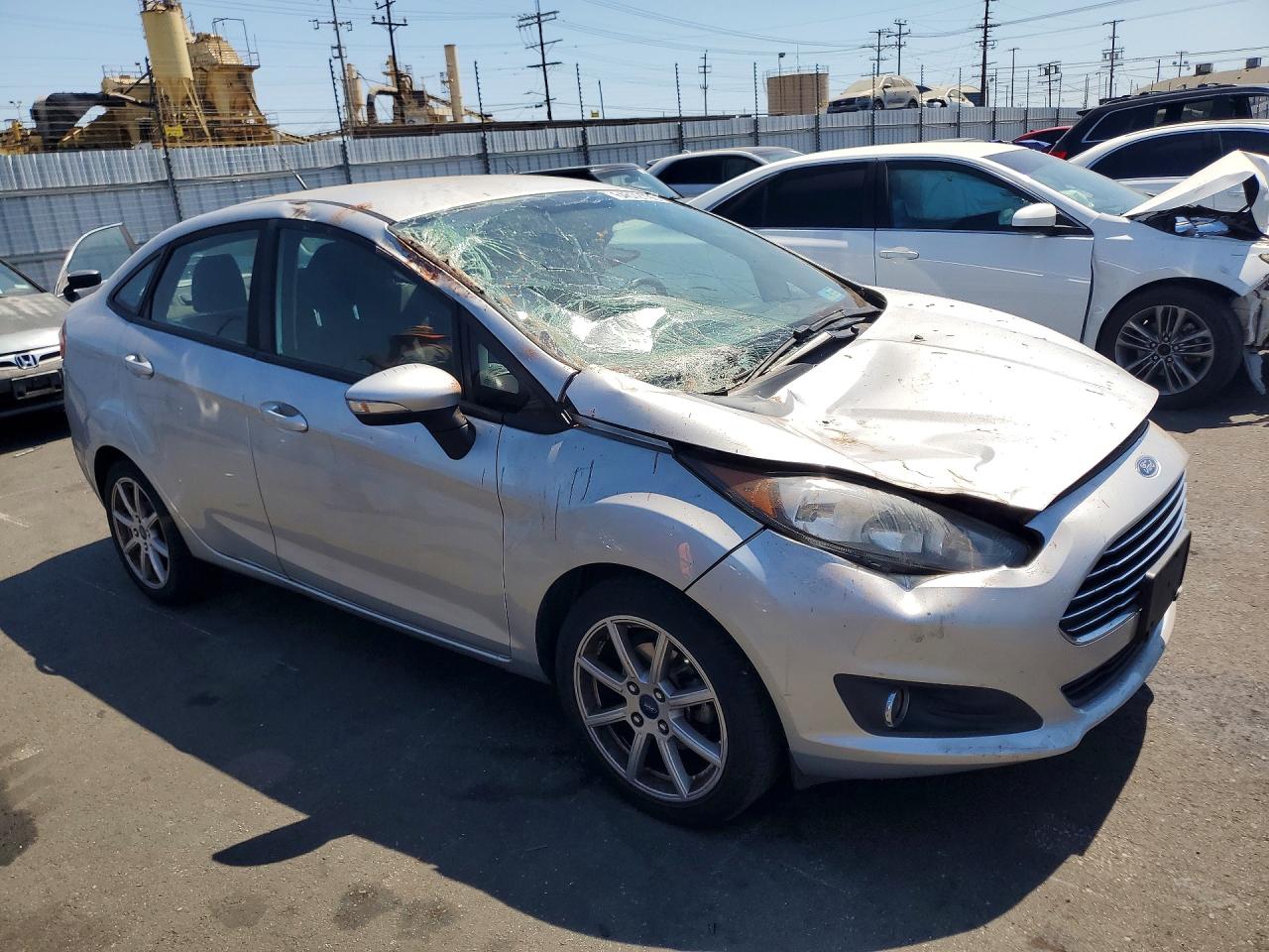 2014 Ford Fiesta Se Серебряный vin: 3FADP4BJ0EM241691