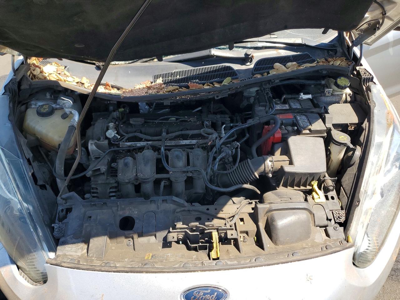 2014 Ford Fiesta Se Серебряный vin: 3FADP4BJ0EM241691