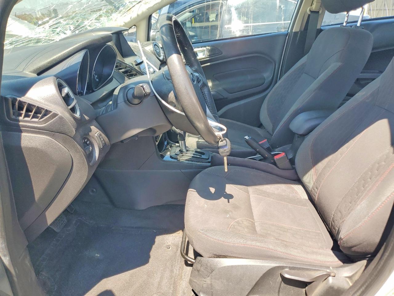 2014 Ford Fiesta Se Серебряный vin: 3FADP4BJ0EM241691