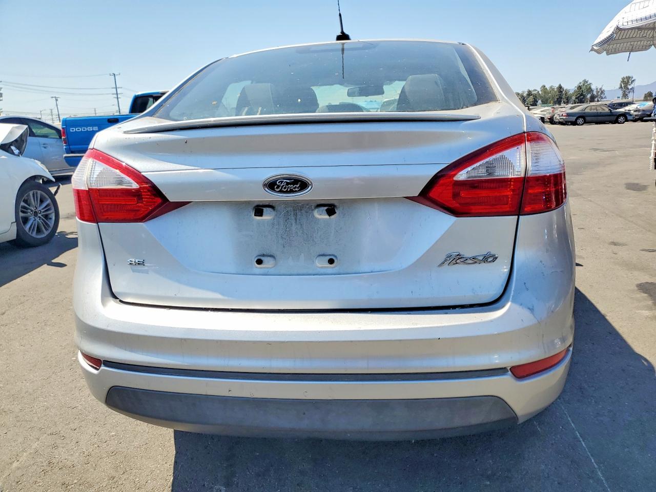 2014 Ford Fiesta Se Серебряный vin: 3FADP4BJ0EM241691