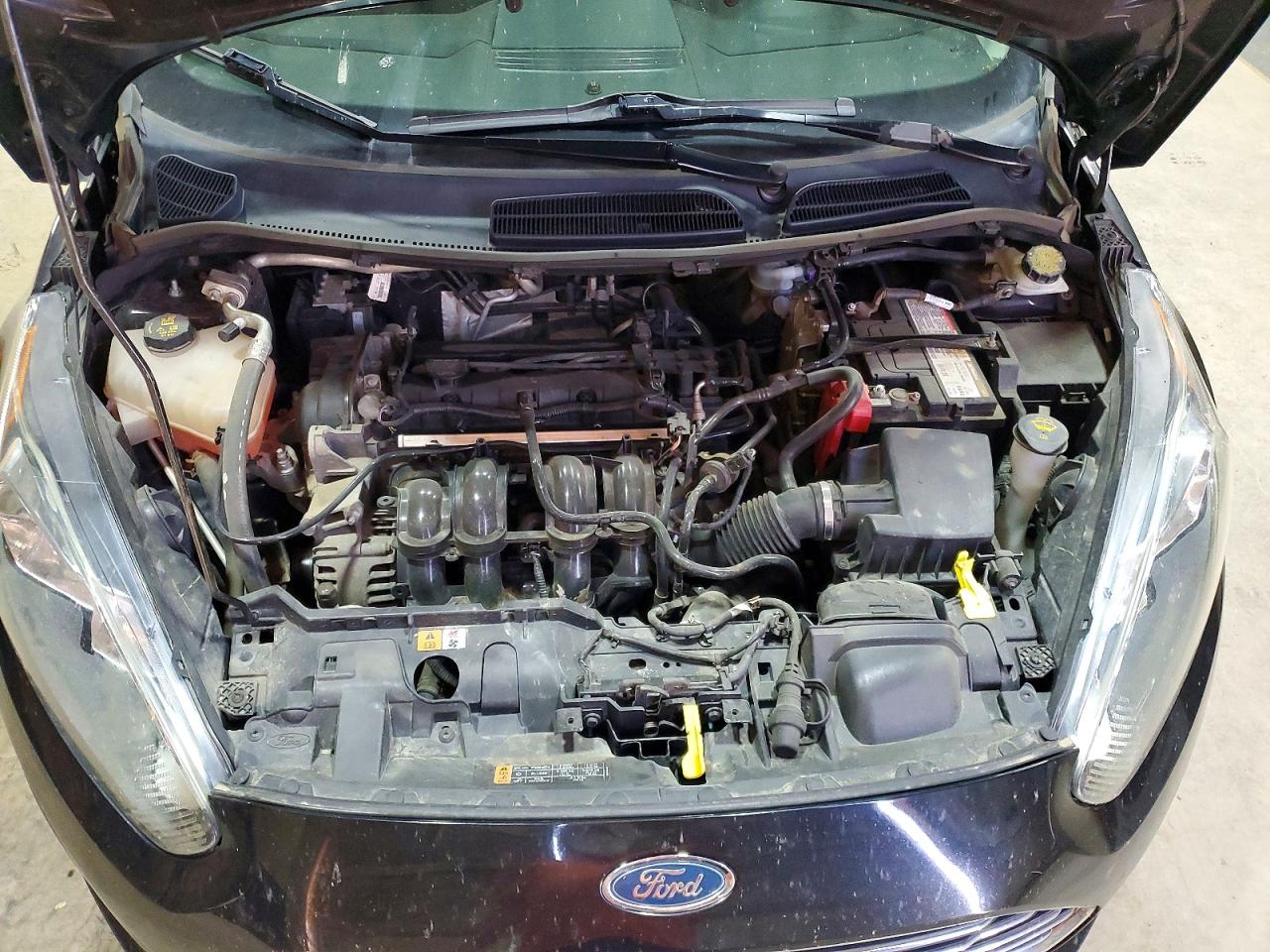 2015 Ford Fiesta Se Черный vin: 3FADP4BJ0FM146114