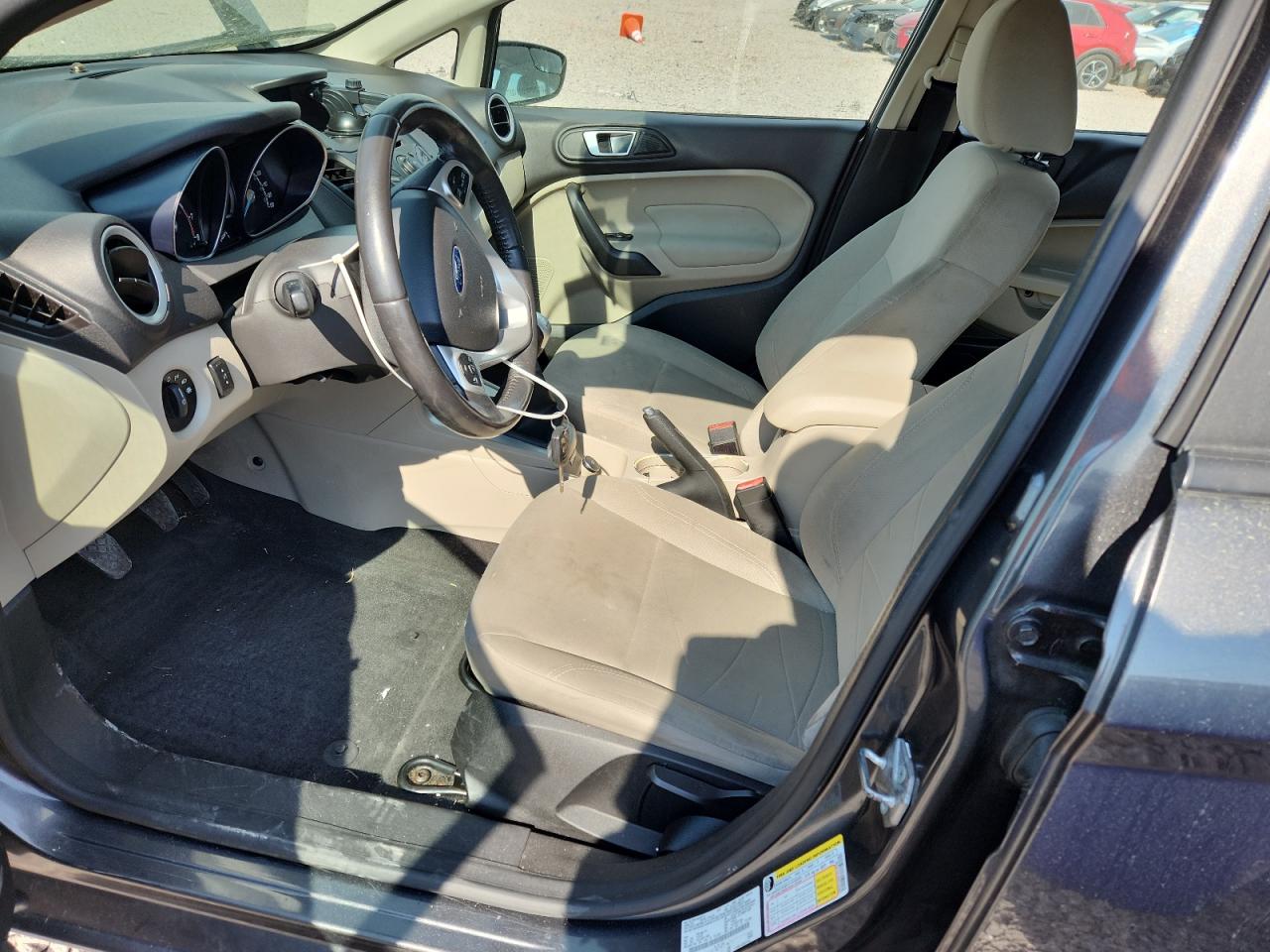 2015 Ford Fiesta Se Gray vin: 3FADP4BJ0FM152401