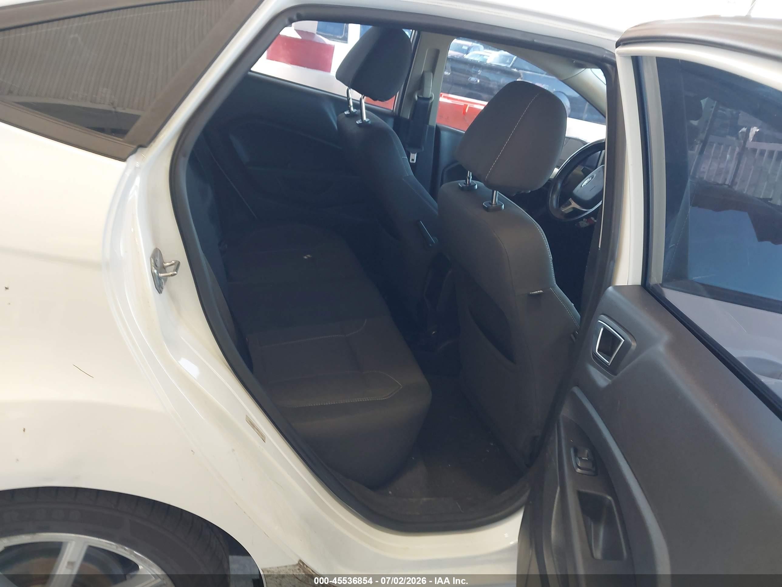 2015 Ford Fiesta Se White vin: 3FADP4BJ0FM157629