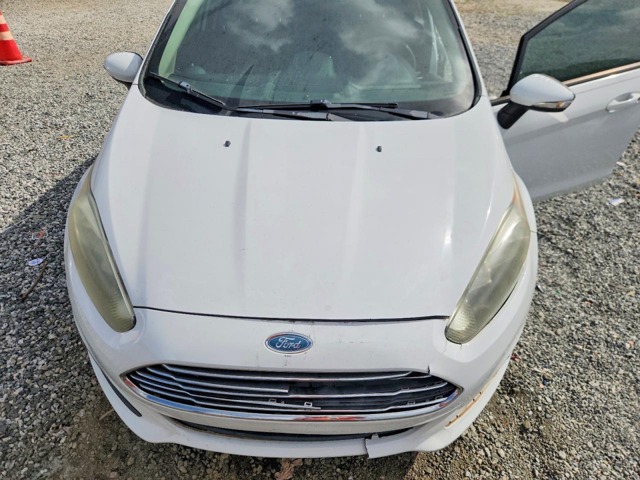 2015 Ford Fiesta Se White vin: 3FADP4BJ0FM164595