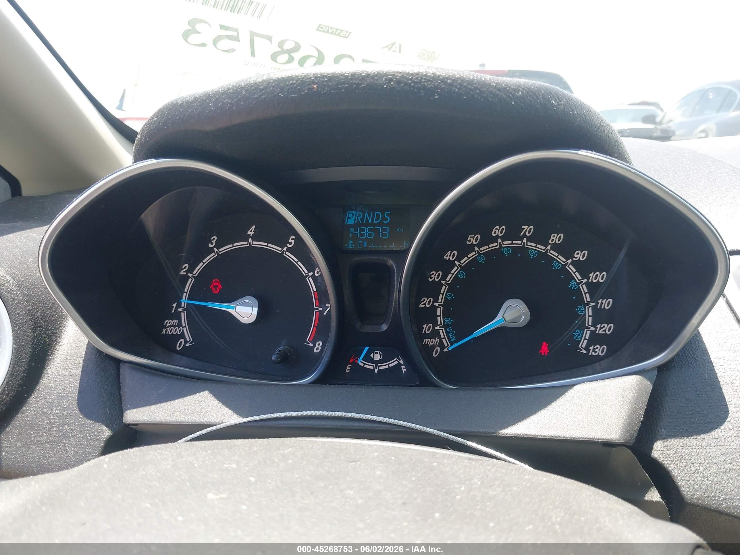2015 Ford Fiesta Se Серебряный vin: 3FADP4BJ0FM167027