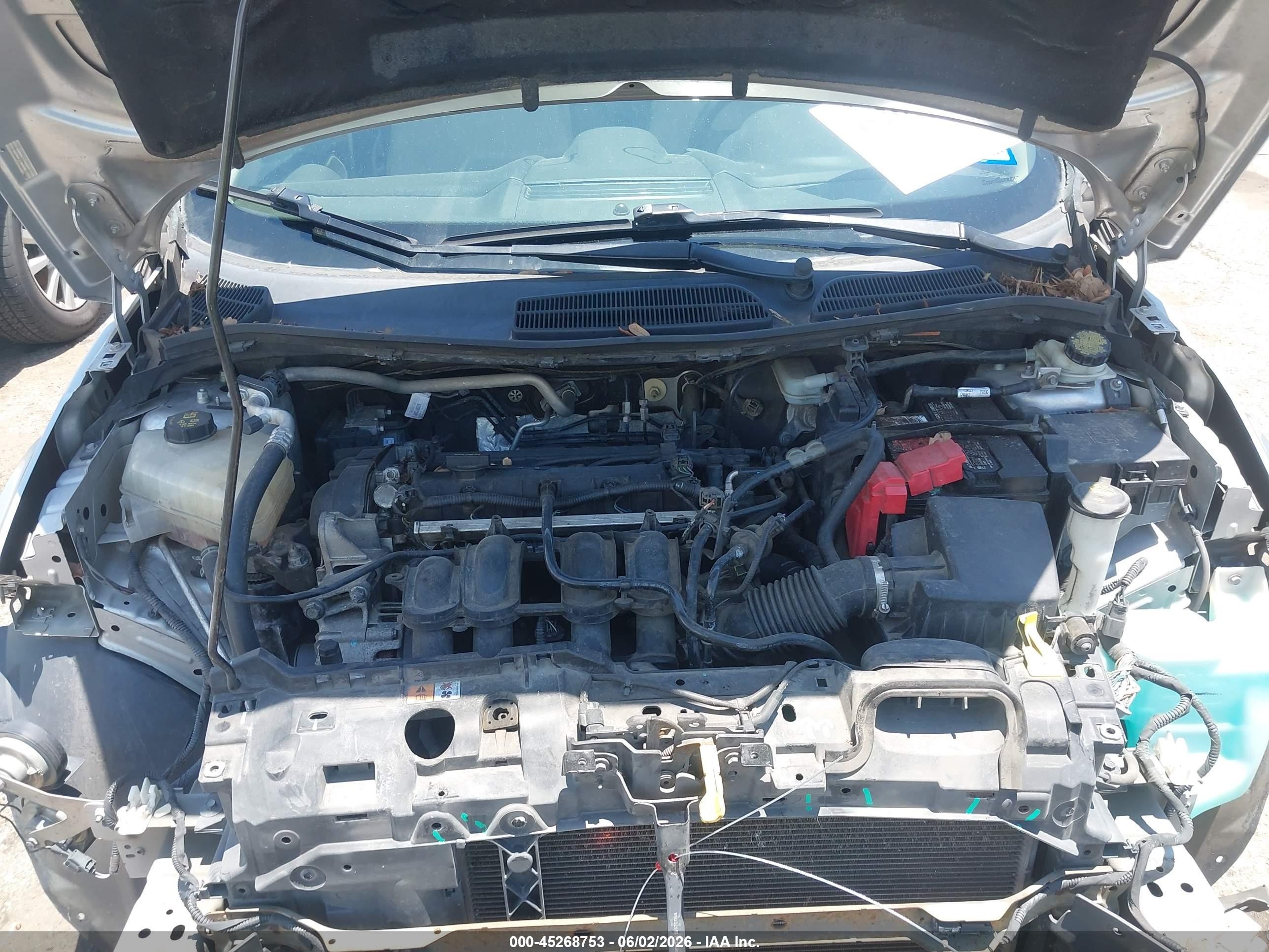 2015 Ford Fiesta Se Серебряный vin: 3FADP4BJ0FM167027