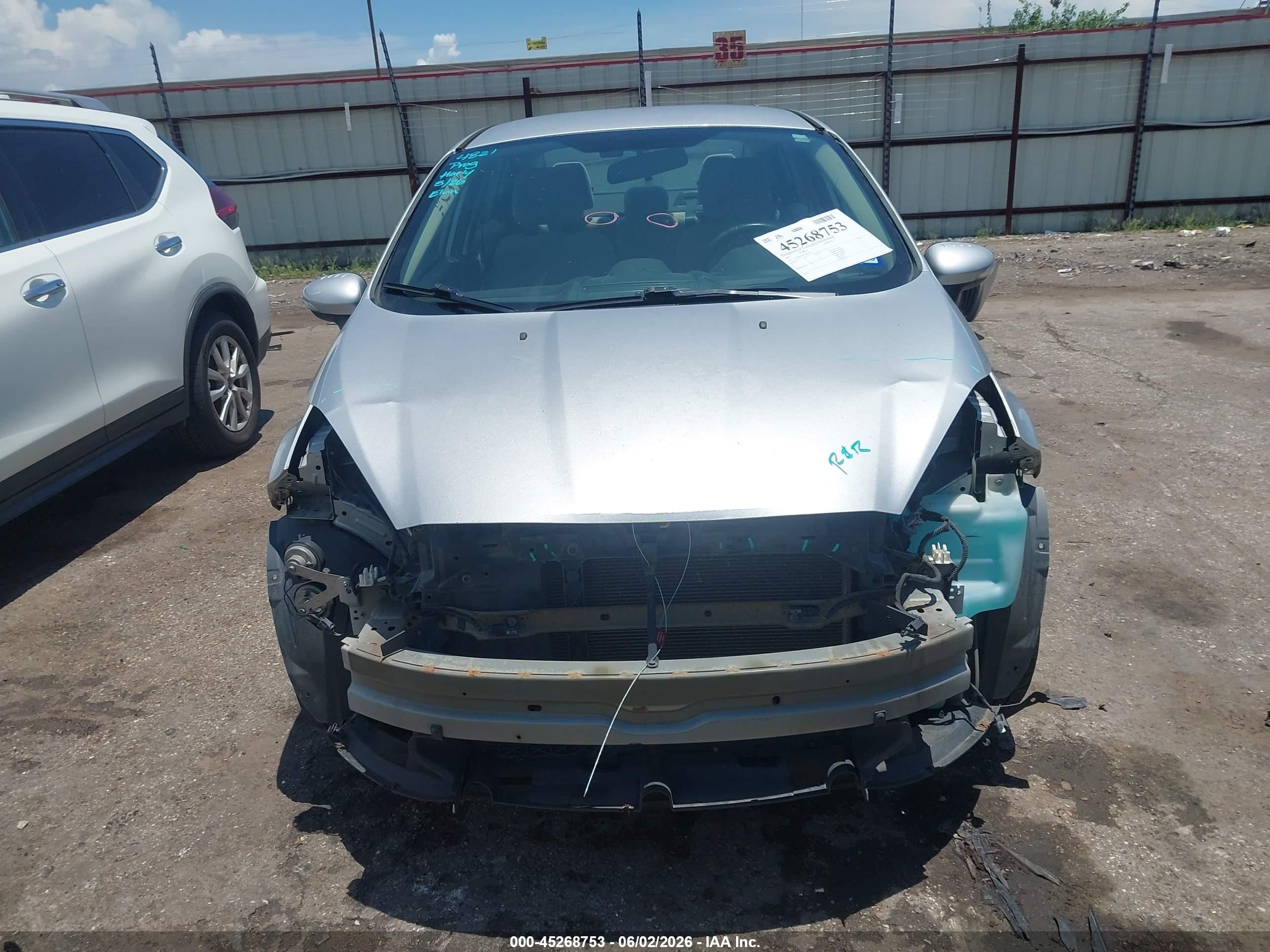 2015 Ford Fiesta Se Серебряный vin: 3FADP4BJ0FM167027