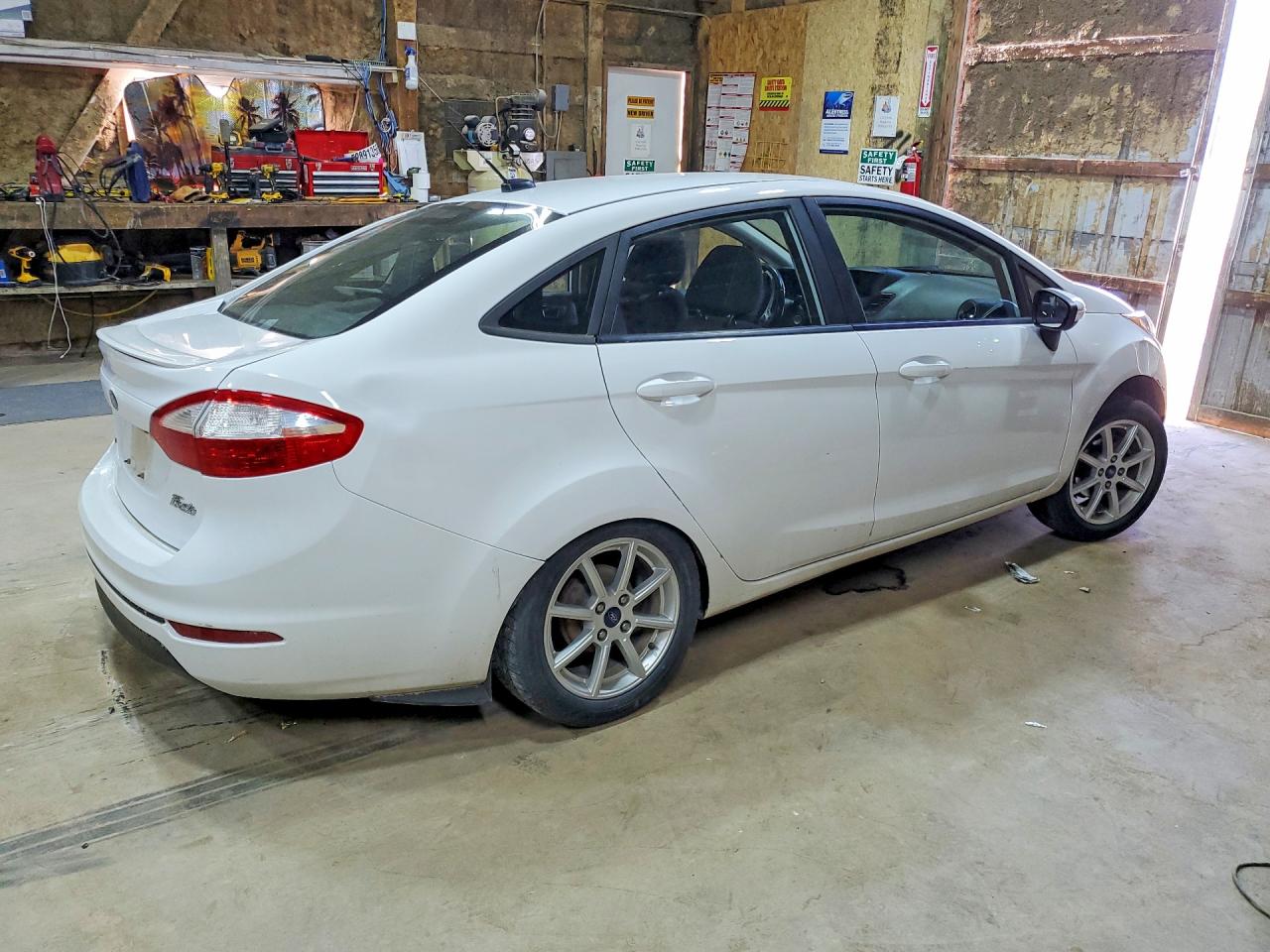 2015 Ford Fiesta Se White vin: 3FADP4BJ0FM176021