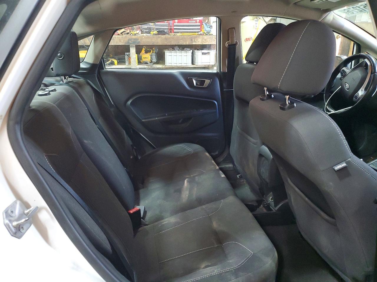 2015 Ford Fiesta Se White vin: 3FADP4BJ0FM176021