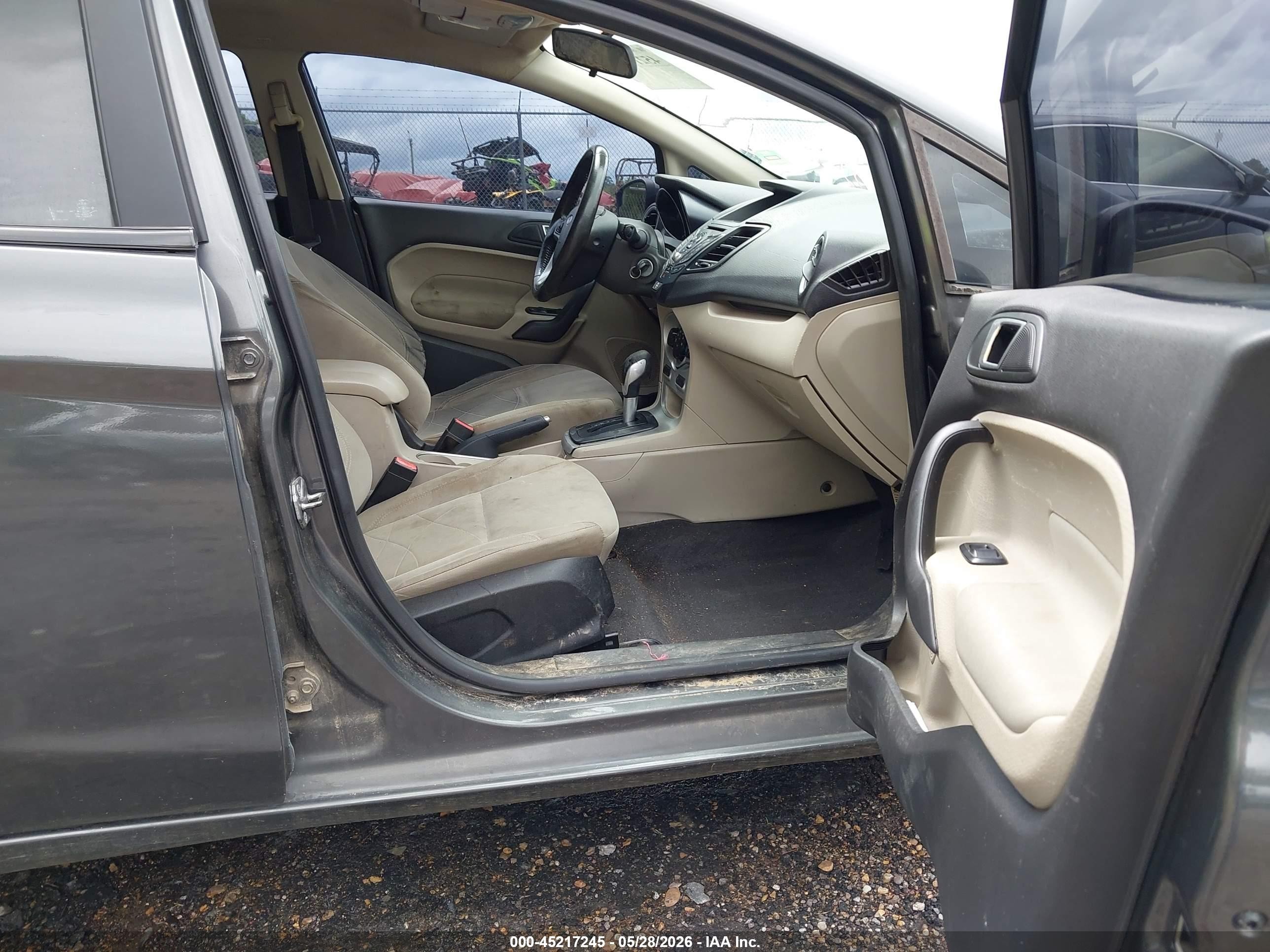 2015 Ford Fiesta Se Gray vin: 3FADP4BJ0FM202777