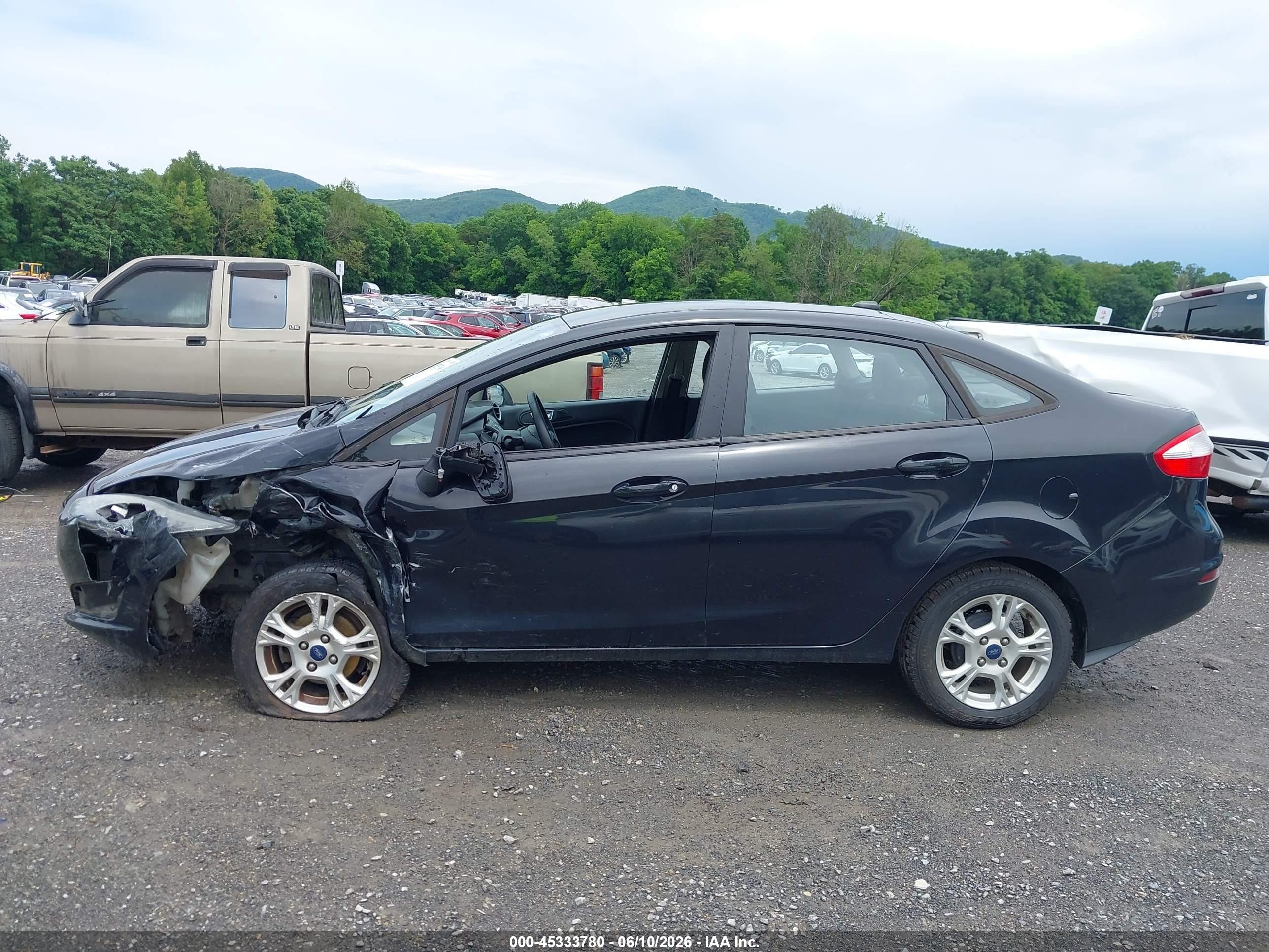 2015 Ford Fiesta Se Black vin: 3FADP4BJ0FM219756