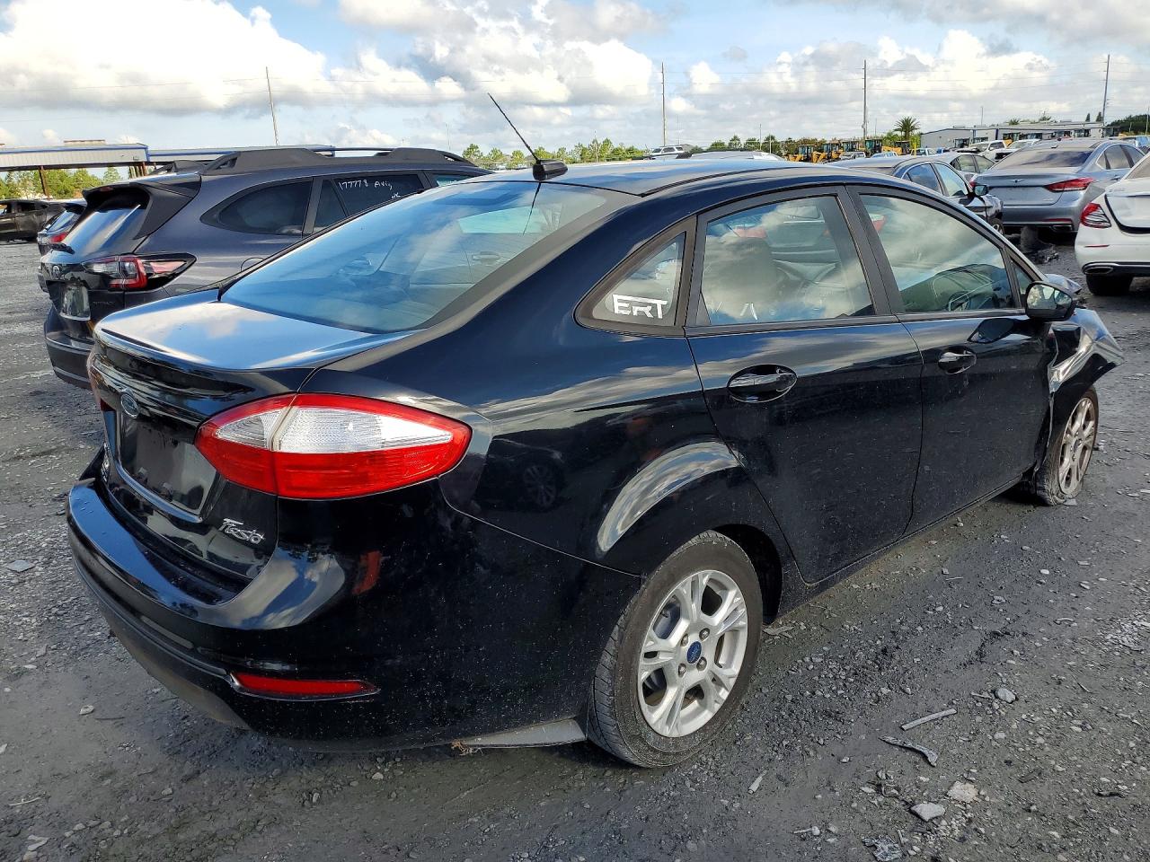 2016 Ford Fiesta Se Черный vin: 3FADP4BJ0GM120839