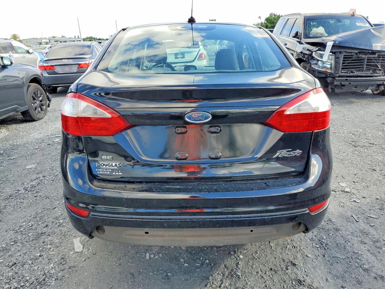 2016 Ford Fiesta Se Черный vin: 3FADP4BJ0GM120839