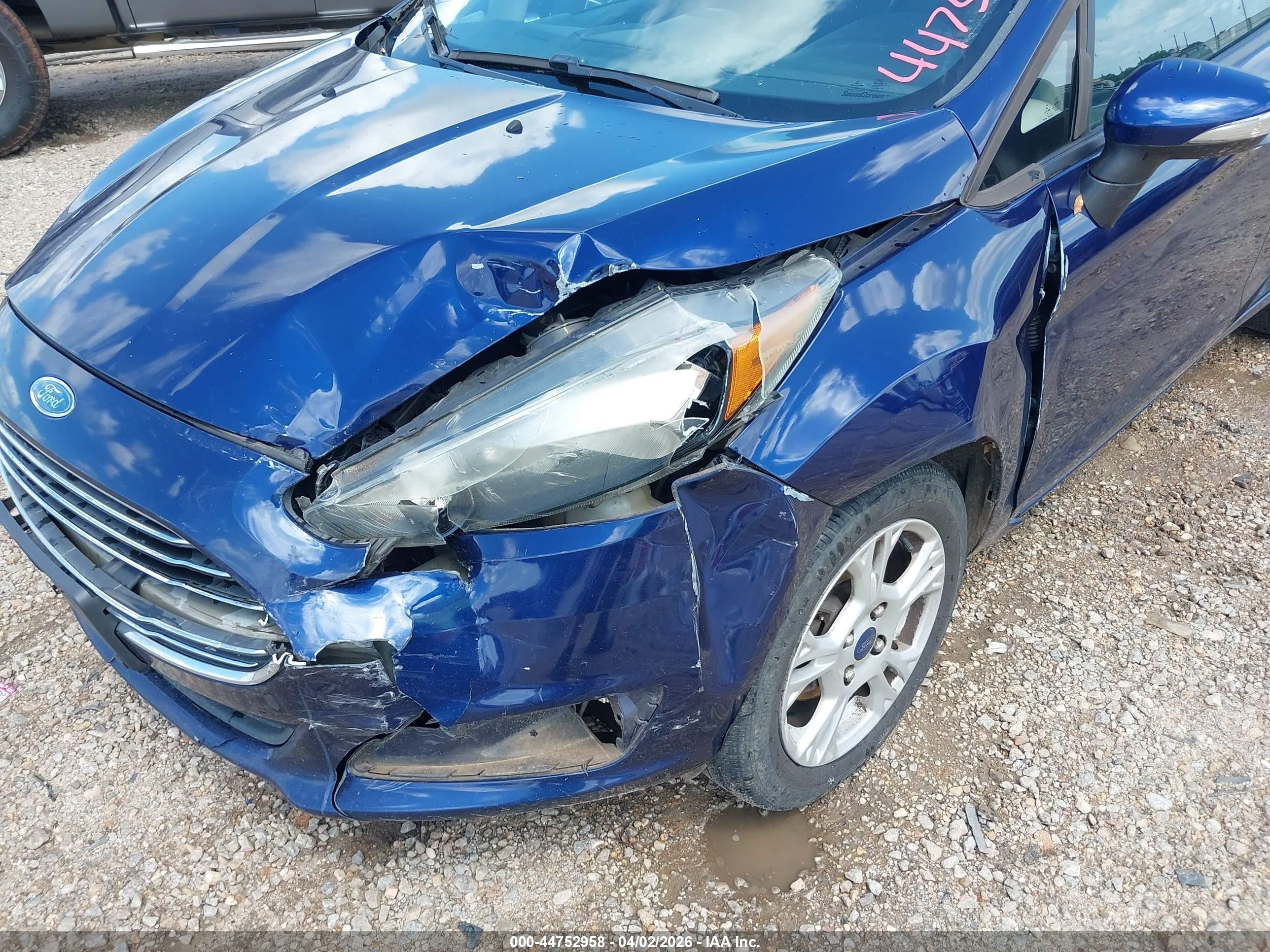 2016 Ford Fiesta Se Blue vin: 3FADP4BJ0GM187991