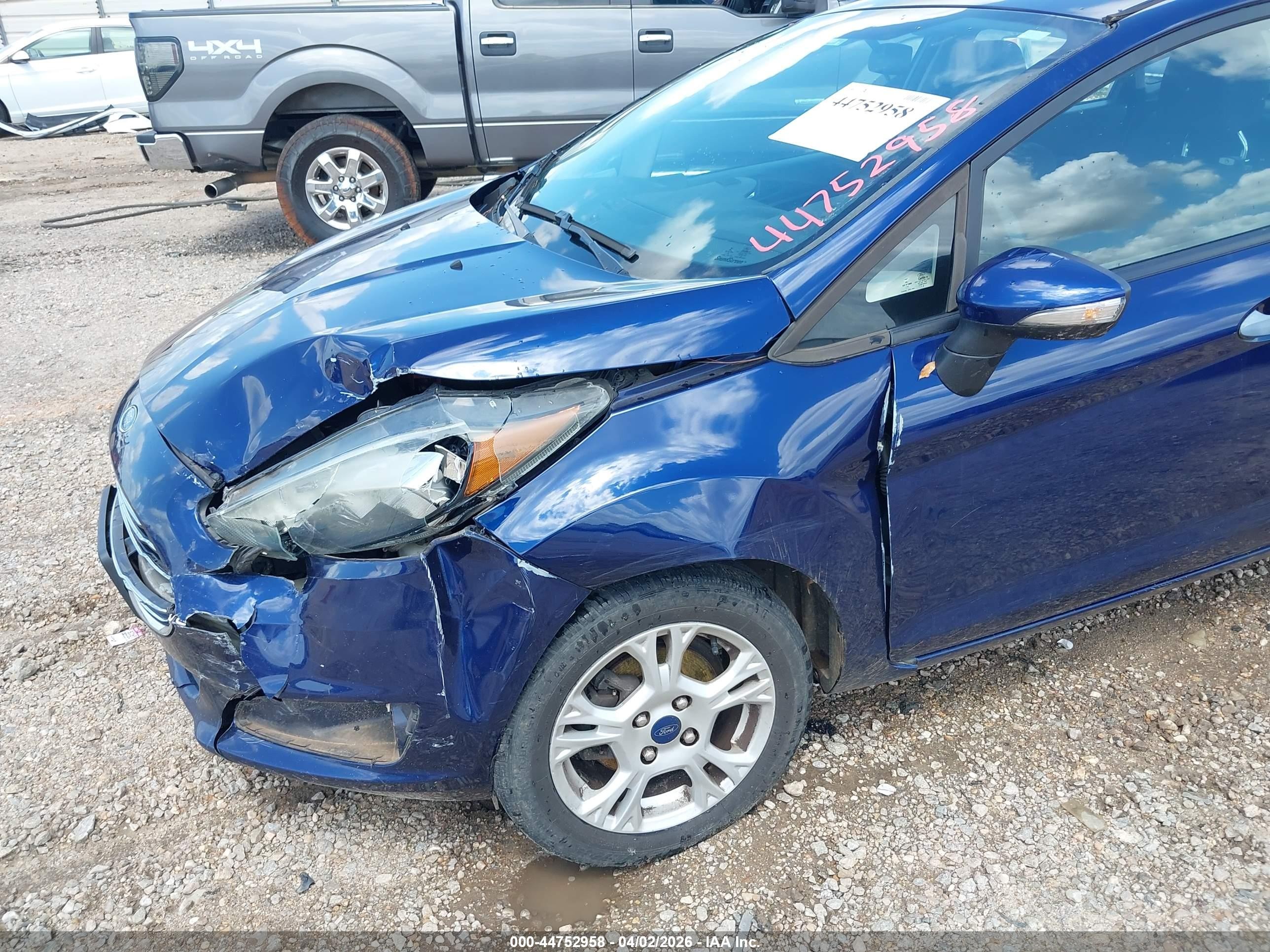 2016 Ford Fiesta Se Blue vin: 3FADP4BJ0GM187991