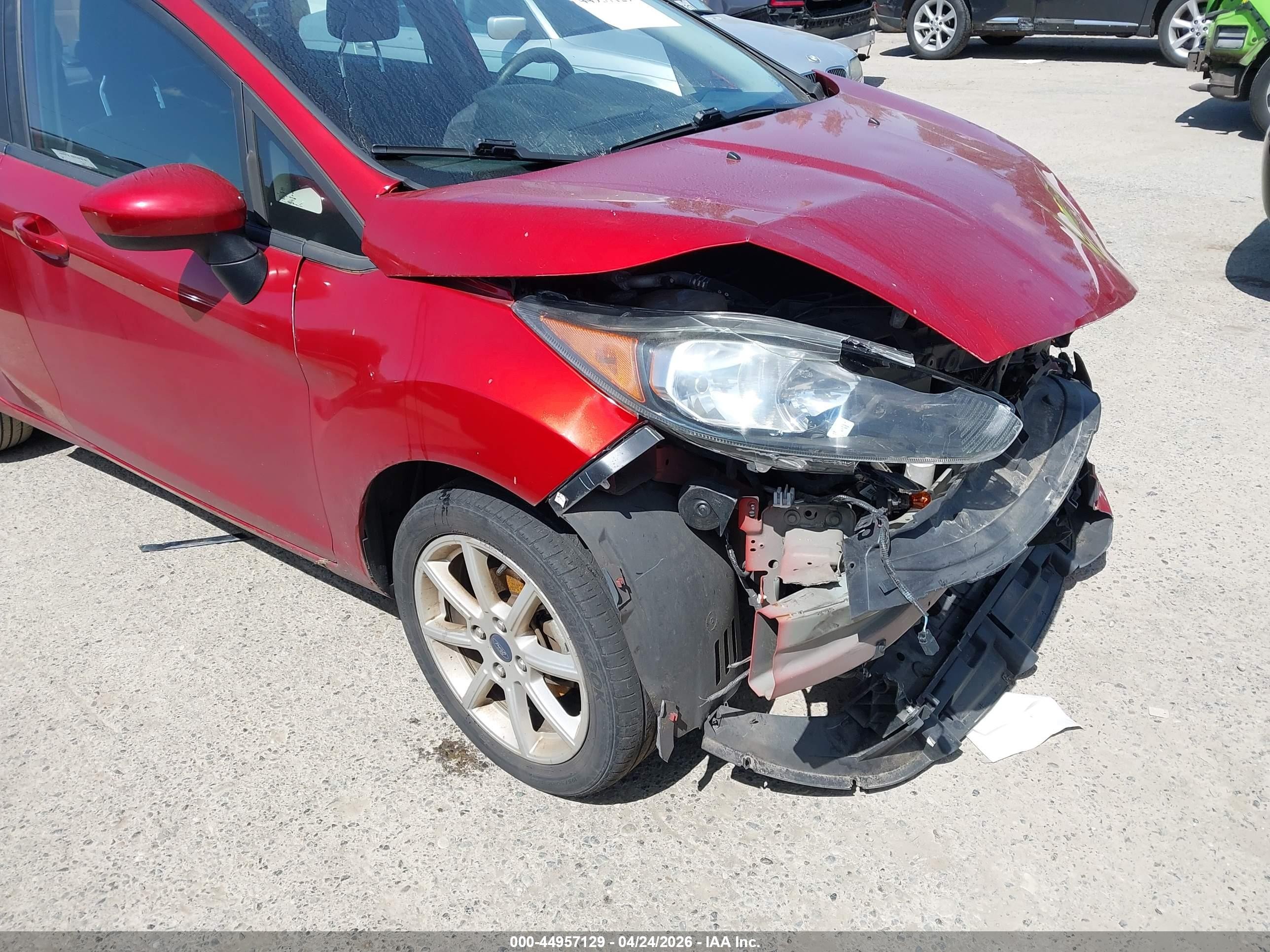 2018 Ford Fiesta Se Red vin: 3FADP4BJ0JM117480
