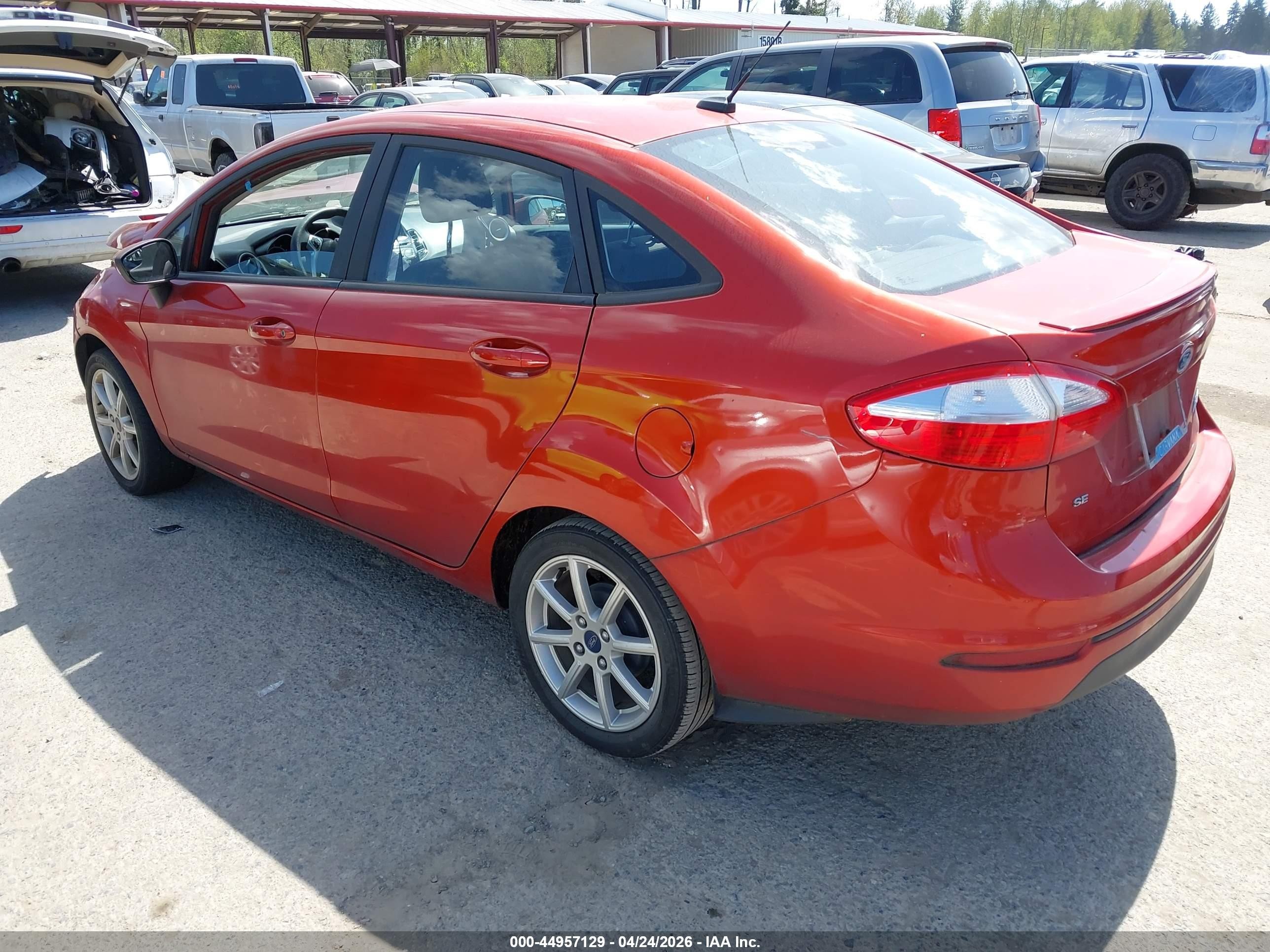 2018 Ford Fiesta Se Red vin: 3FADP4BJ0JM117480