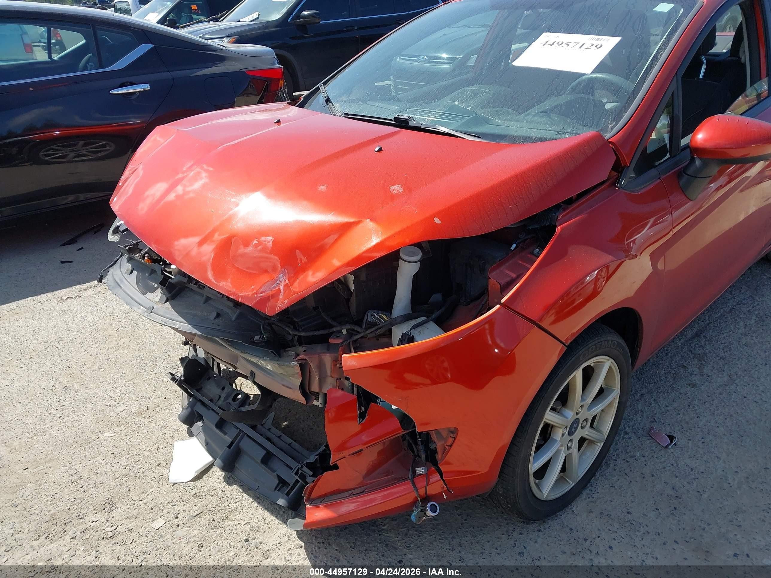 2018 Ford Fiesta Se Red vin: 3FADP4BJ0JM117480