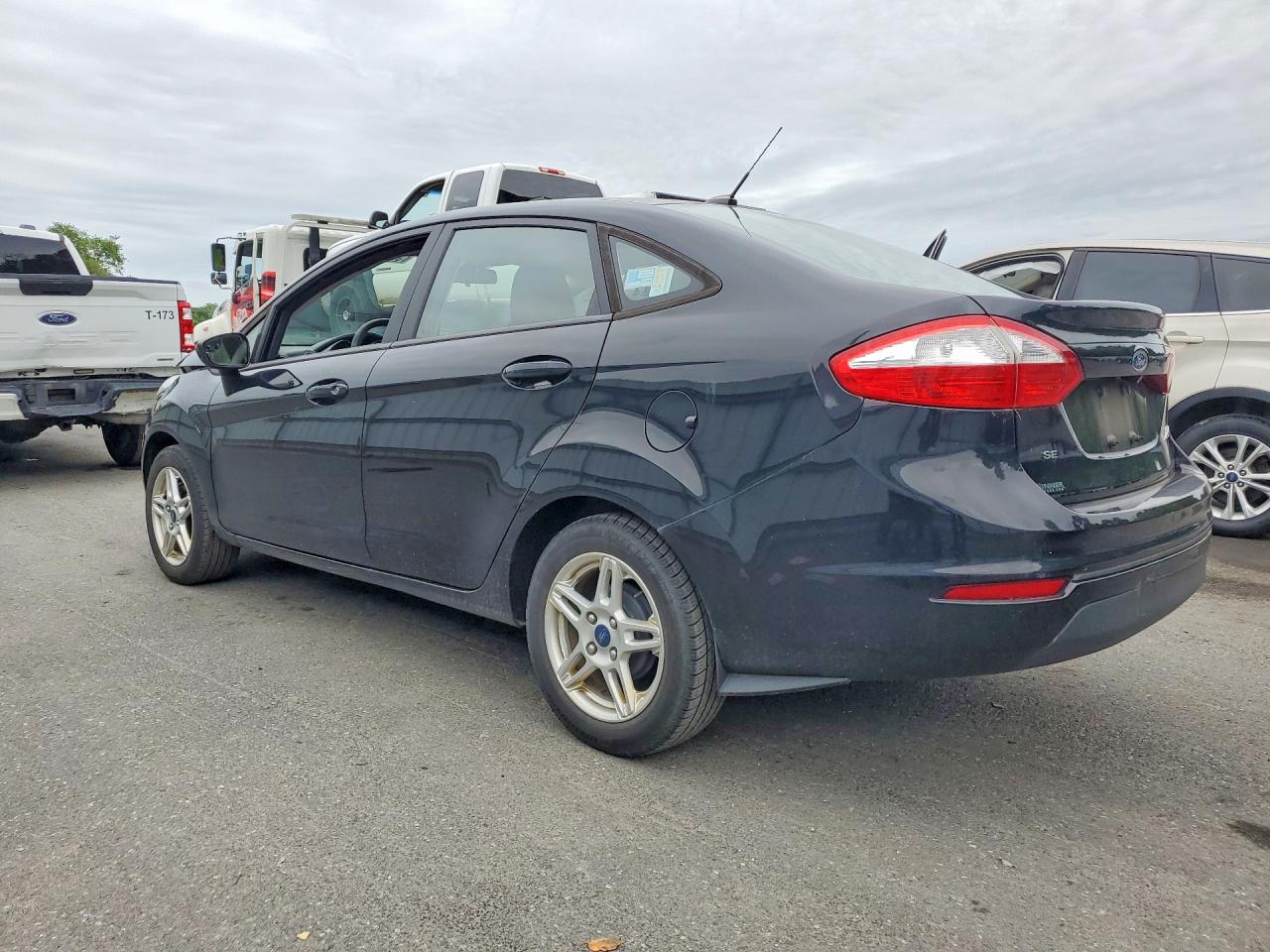 2019 Ford Fiesta Se Black vin: 3FADP4BJ0KM131350