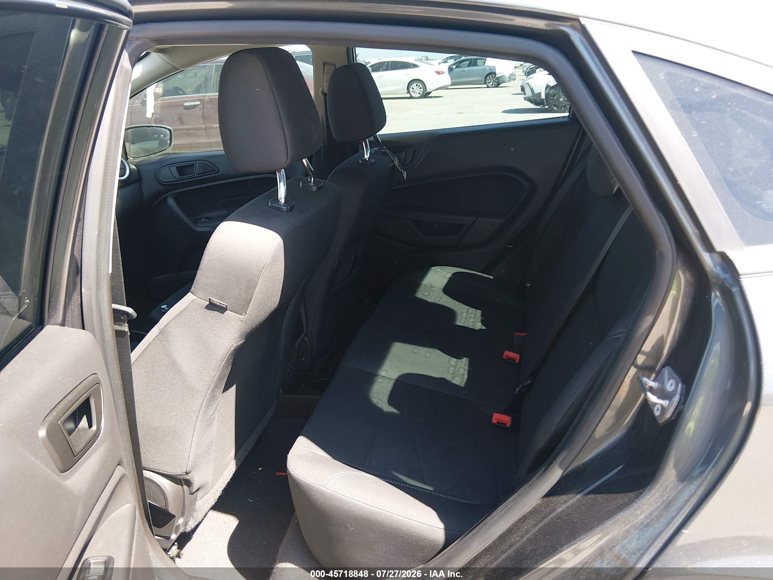 2019 Ford Fiesta Se Gray vin: 3FADP4BJ0KM157981