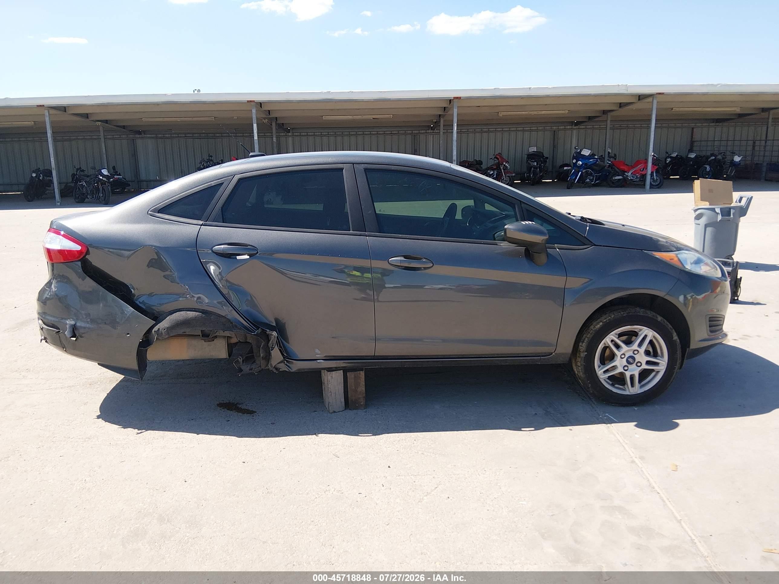 2019 Ford Fiesta Se Gray vin: 3FADP4BJ0KM157981