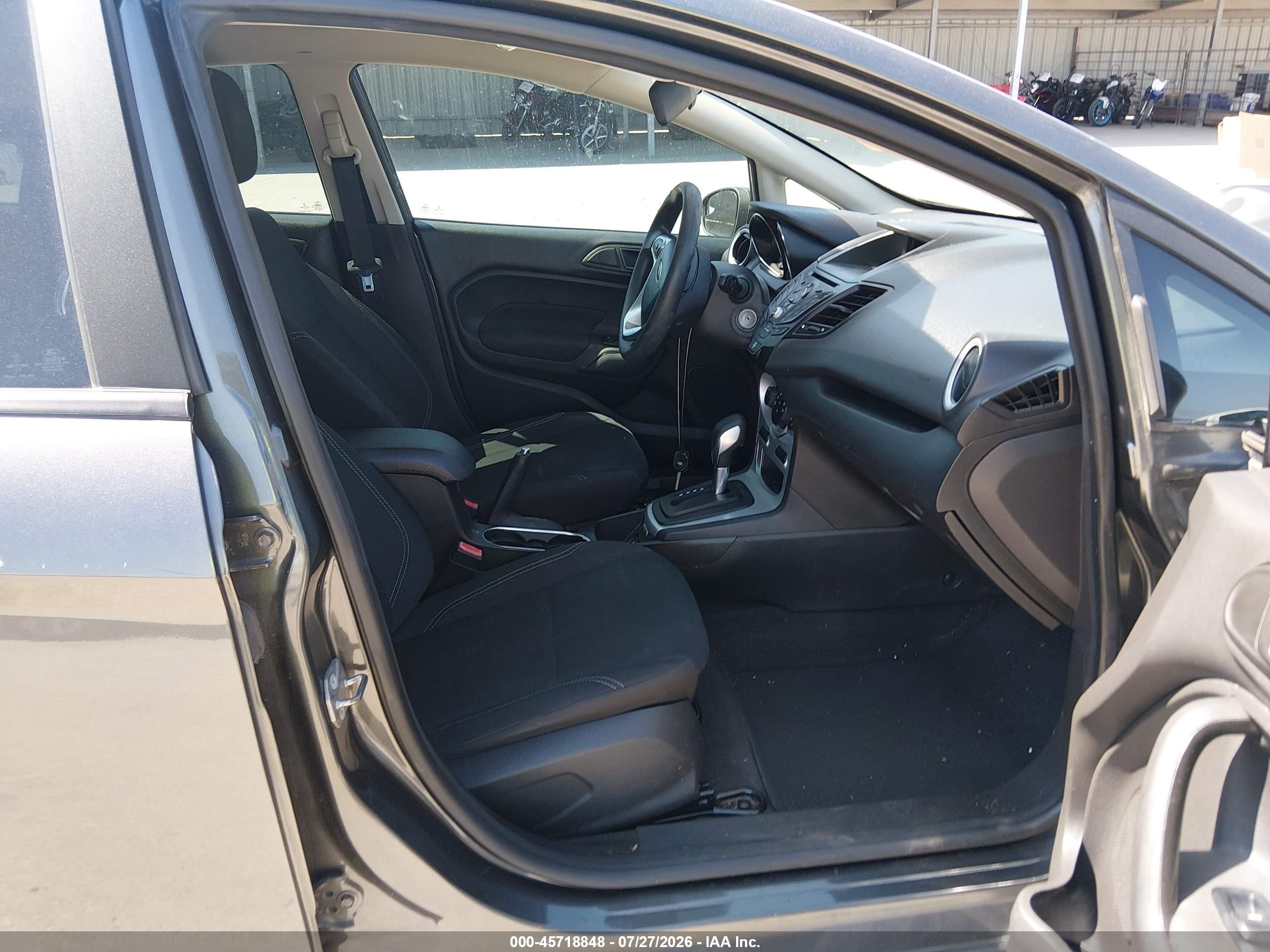 2019 Ford Fiesta Se Gray vin: 3FADP4BJ0KM157981