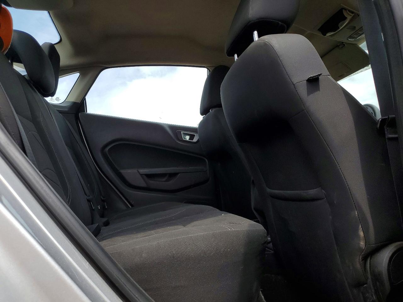 2014 Ford Fiesta Se Silver vin: 3FADP4BJ1EM105649