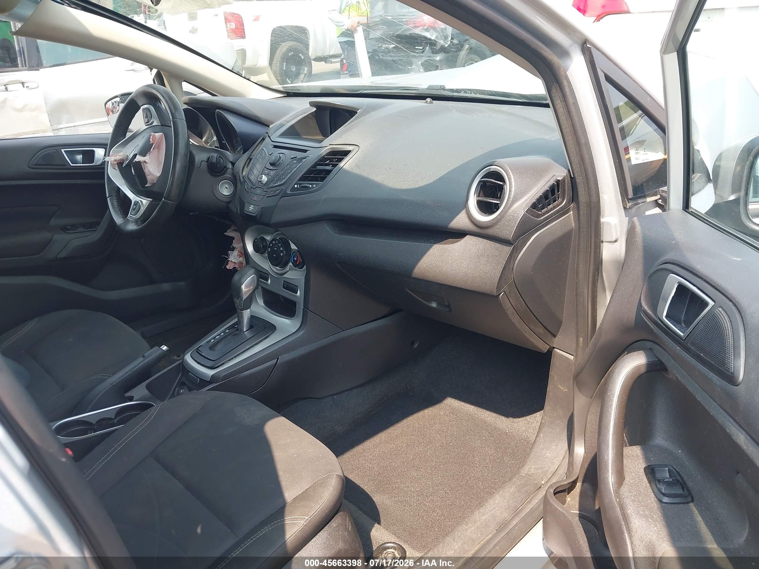 2015 Ford Fiesta Se Silver vin: 3FADP4BJ1FM117527
