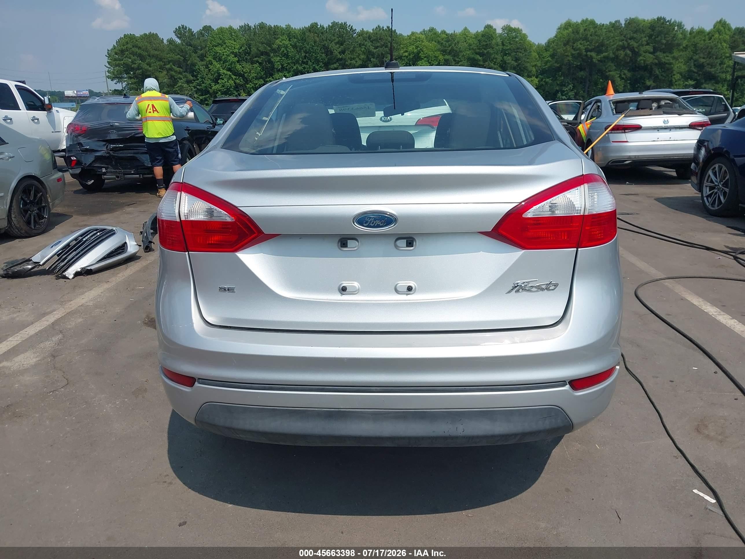 2015 Ford Fiesta Se Silver vin: 3FADP4BJ1FM117527