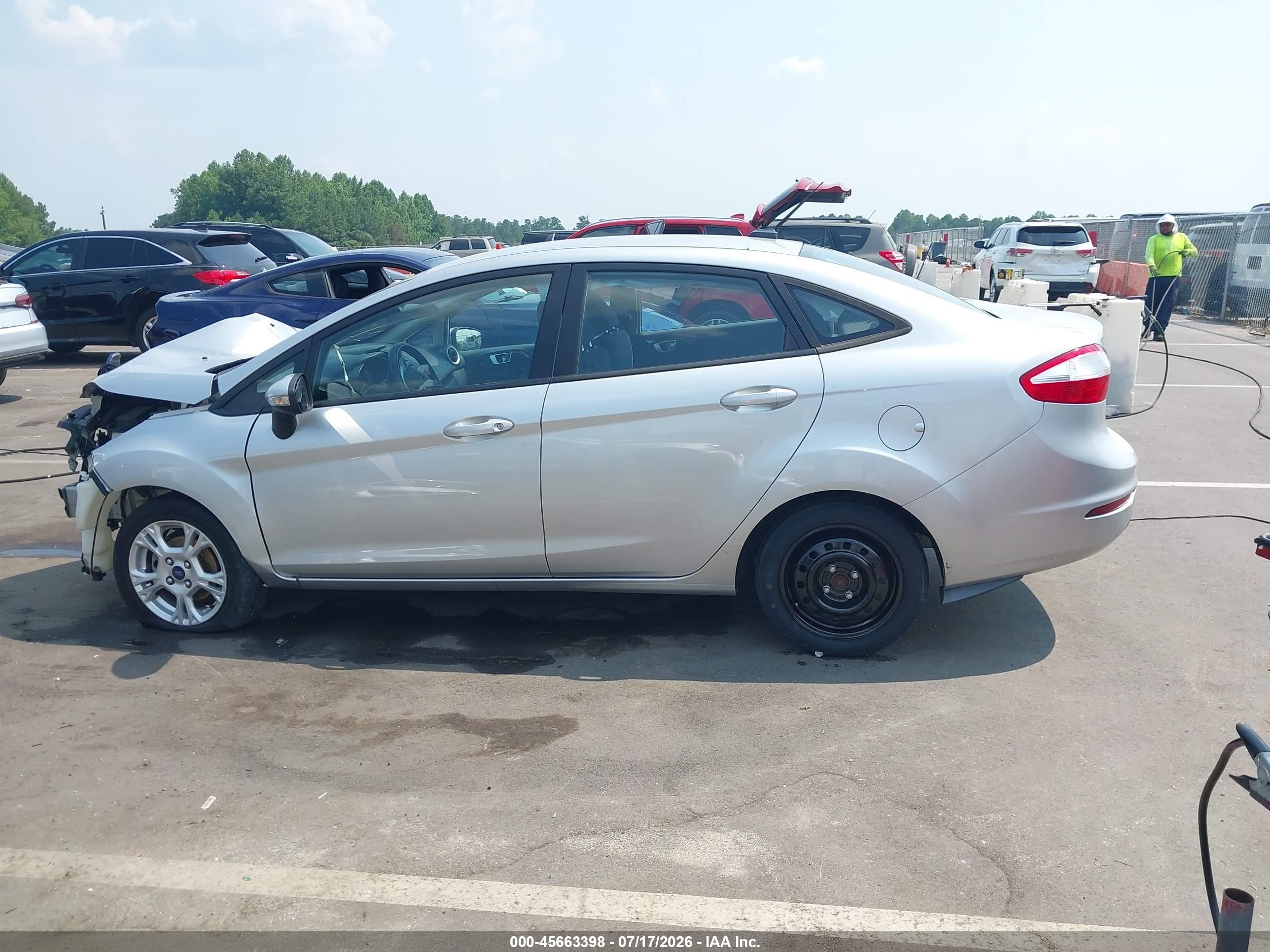 2015 Ford Fiesta Se Silver vin: 3FADP4BJ1FM117527