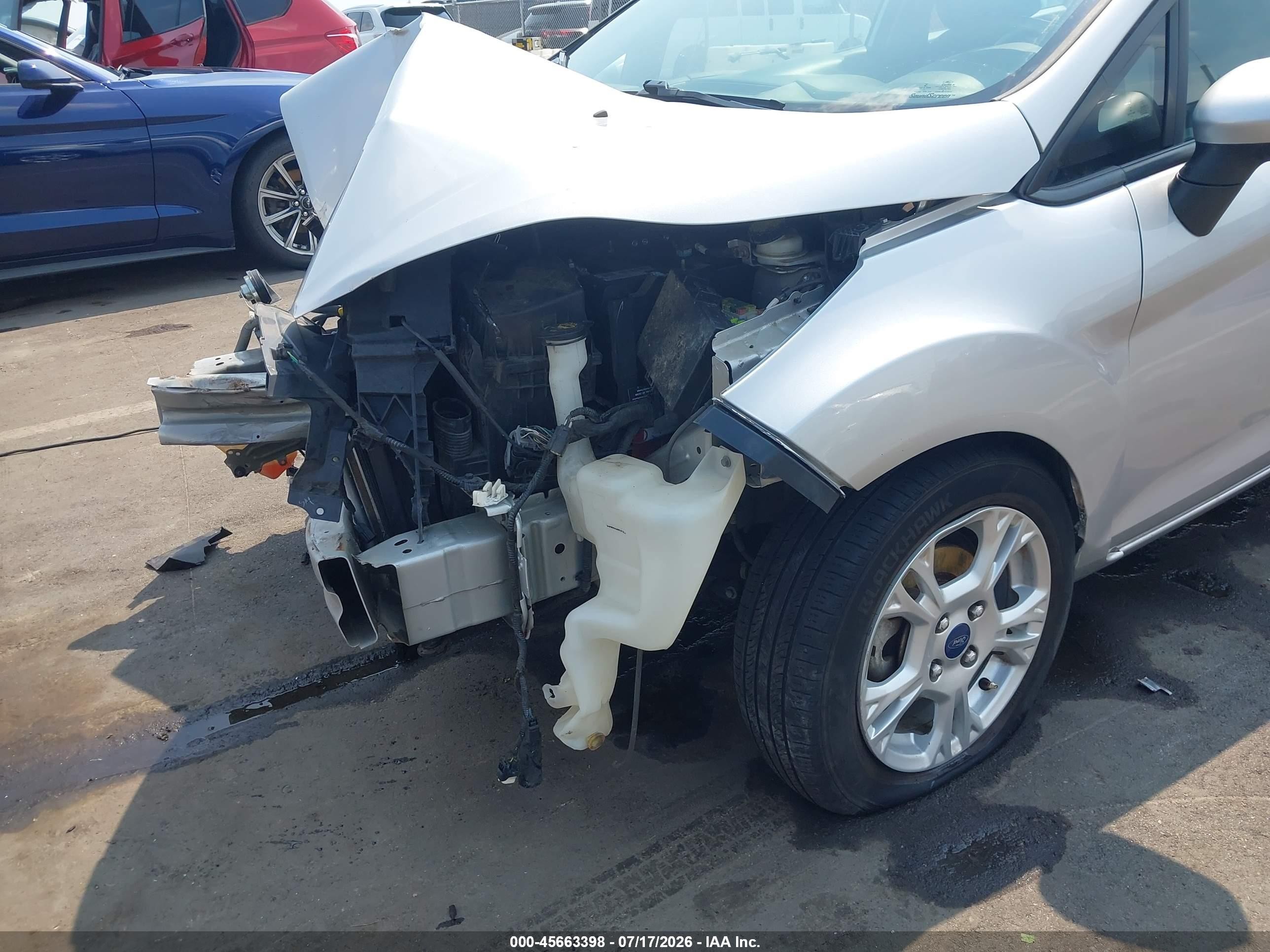 2015 Ford Fiesta Se Silver vin: 3FADP4BJ1FM117527