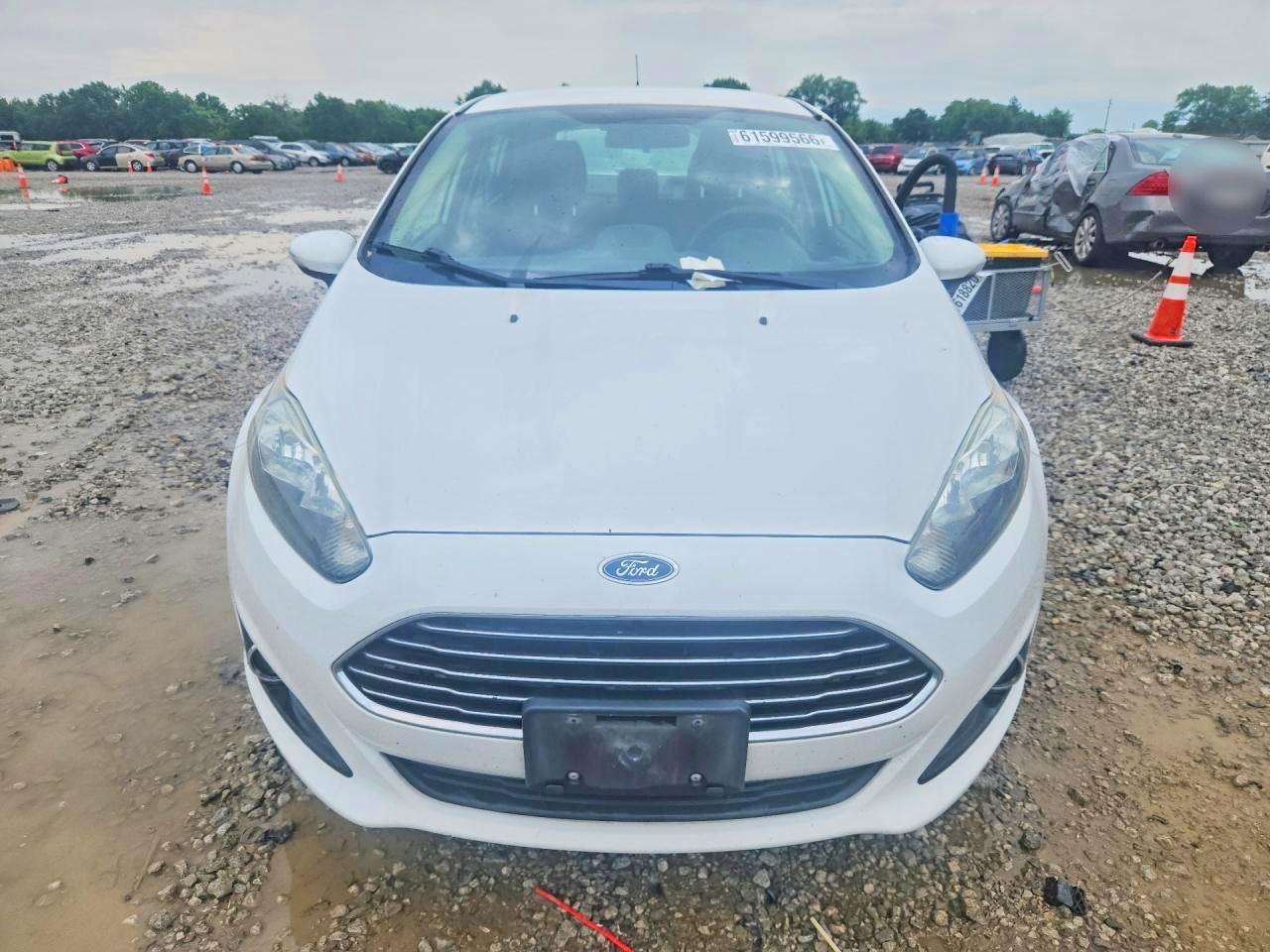 2015 Ford Fiesta Se Белый vin: 3FADP4BJ1FM150687