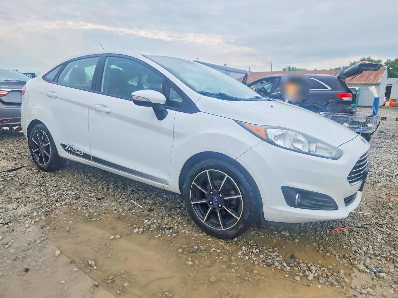 2015 Ford Fiesta Se Белый vin: 3FADP4BJ1FM150687
