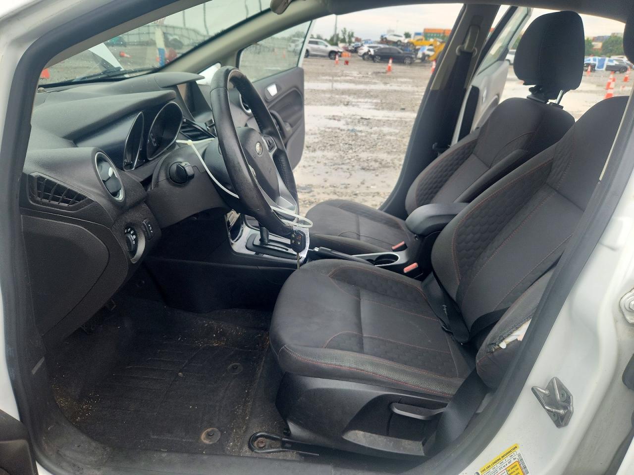2015 Ford Fiesta Se Белый vin: 3FADP4BJ1FM150687
