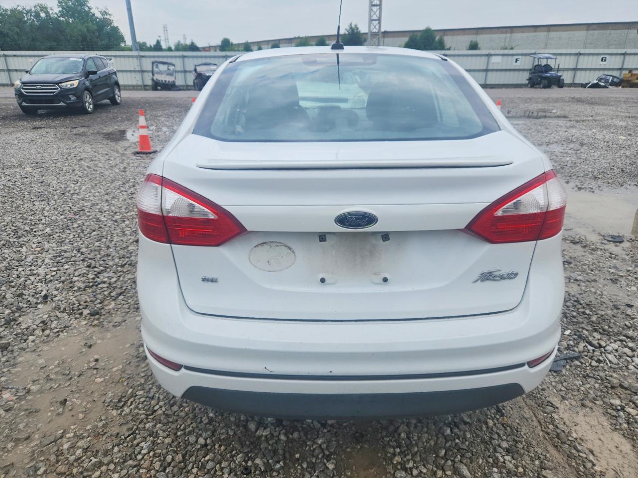 2015 Ford Fiesta Se Белый vin: 3FADP4BJ1FM150687