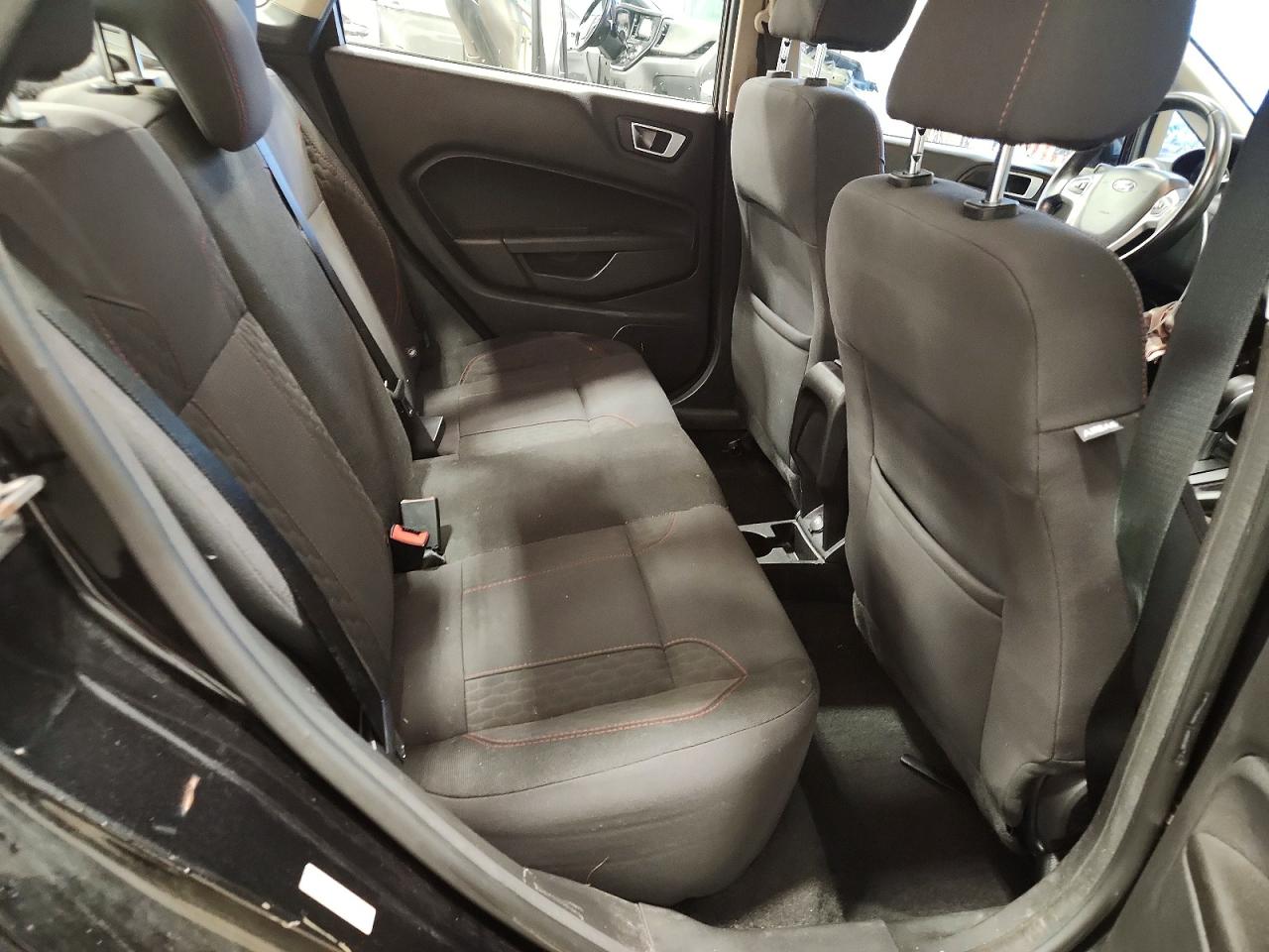 2015 Ford Fiesta Se Черный vin: 3FADP4BJ1FM158143